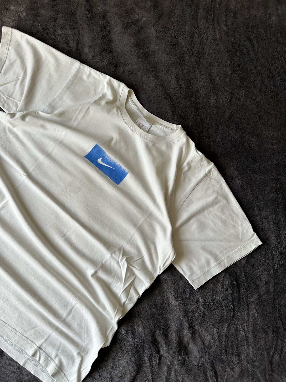 Nike × Vintage Vintage Nike Centre Logo White Tee Size US L / EU 52-54 / 3 - 3 Thumbnail