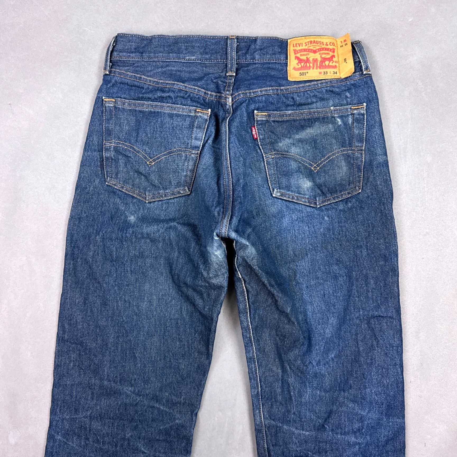 Levi's Levi's 501 Jeans Mens 32x29 Blue Denim Pants Button Fly Straight Classic Wash Medium 90s? No Vintage No Womens Mens Size US 33 - 6 Thumbnail