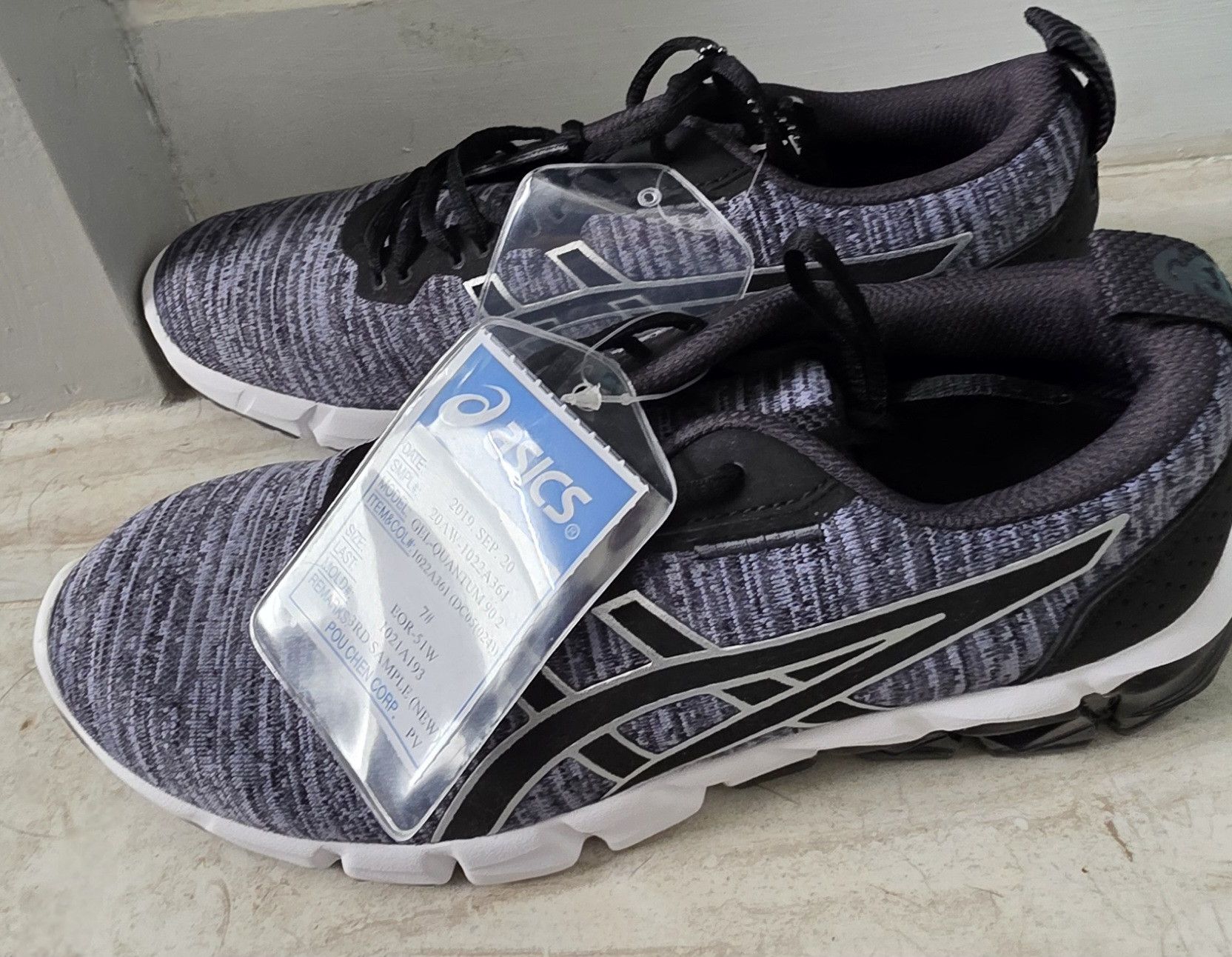 Asics NWOB Asics Gel-Quantum 90 2 Graphite Grey Black Sneakers 7 Size US 7 / IT 37 - 1 Thumbnail
