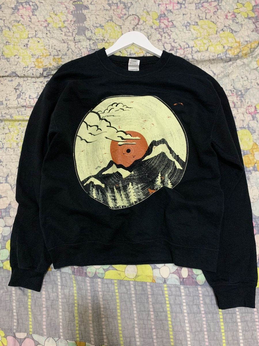 Gildan Y2K Mountain Printed Sweatshirt Size US M / EU 48-50 / 2 - 2 Thumbnail