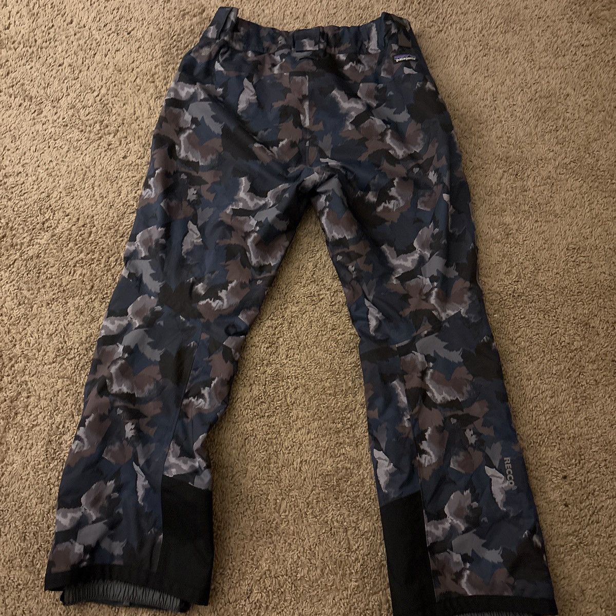 Patagonia blue/purple camo patagonia ski pants Size US 32 / EU 48 - 3 Thumbnail