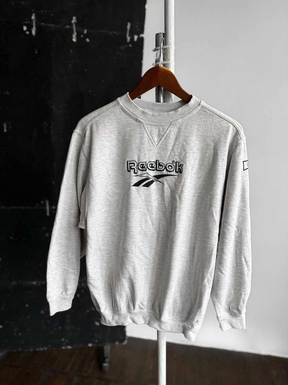 Reebok Reebok Mens Gray Sweatshirt Vintage 90s 00s Embroidered Logo Size US XS / EU 42 / 0 - 1 Thumbnail