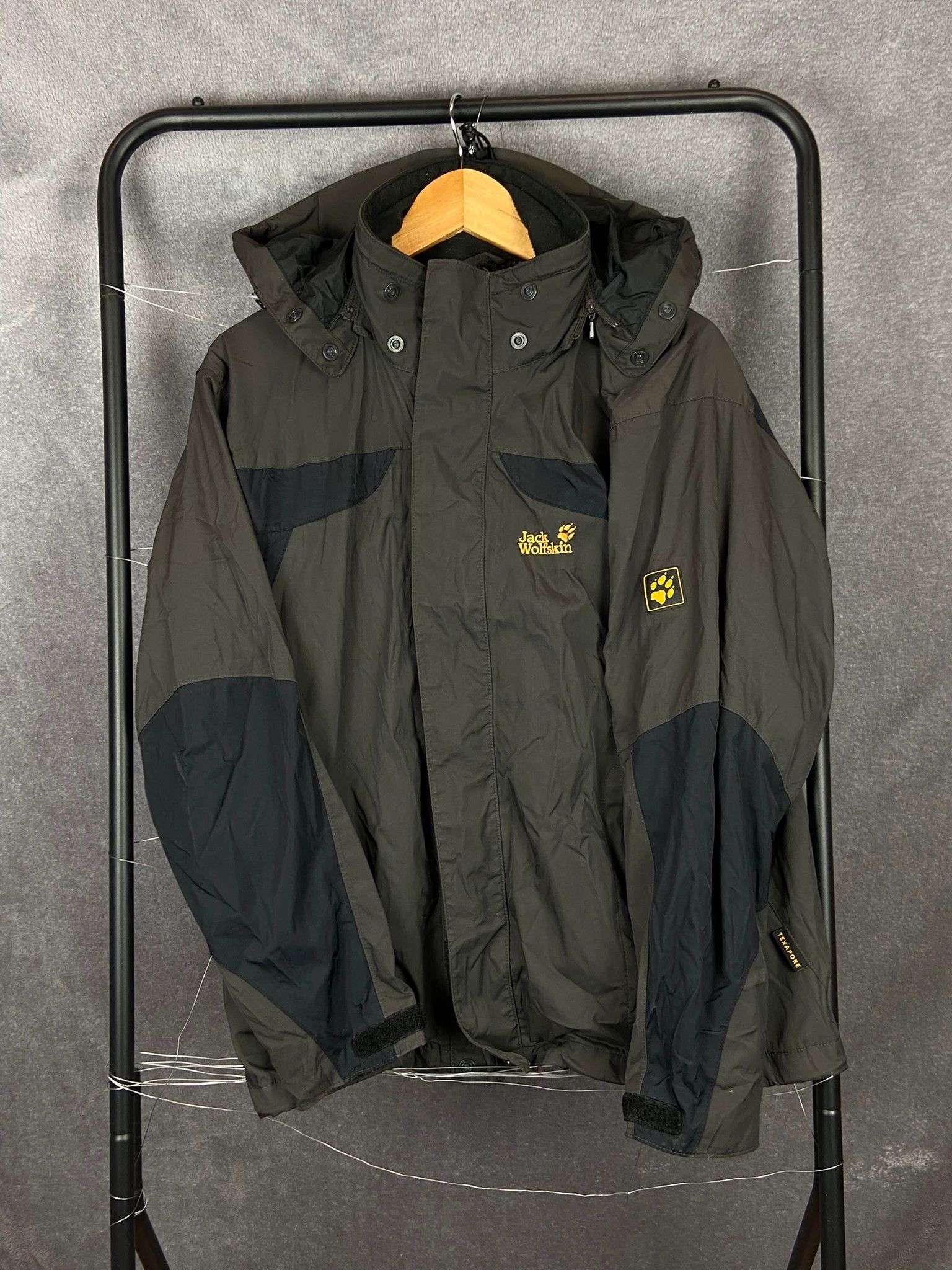 Jack Wolfskin Jack Wolfskin Windbreaker Grey Outdoor Hiking Shell Jacket Size US S / EU 44-46 / 1 - 1 Thumbnail