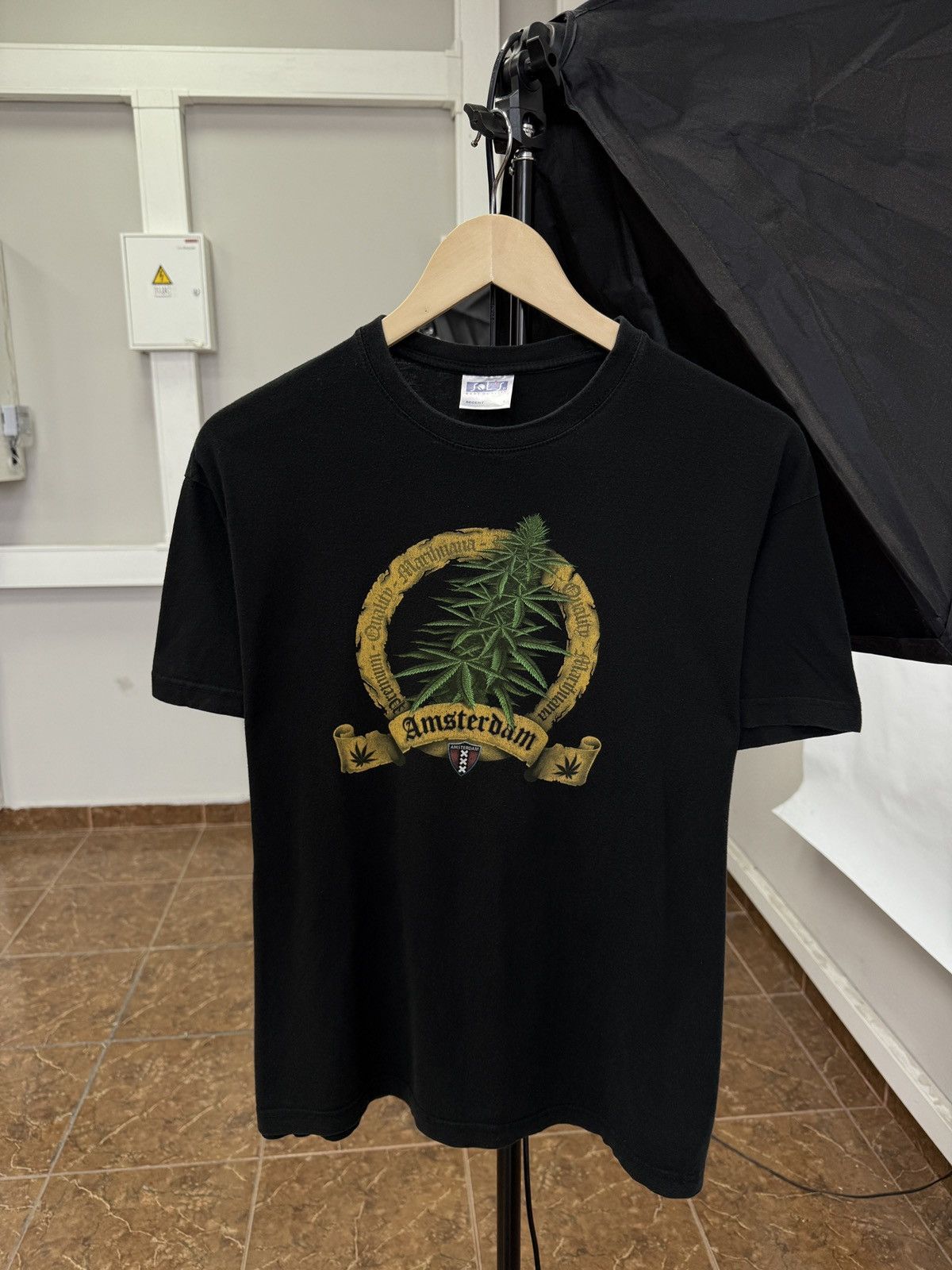 Vintage 🇳🇱 Vintage 90s Amsterdam Marijuana Cannabis Netherlands Tee Size US M / EU 48-50 / 2 - 1 Thumbnail