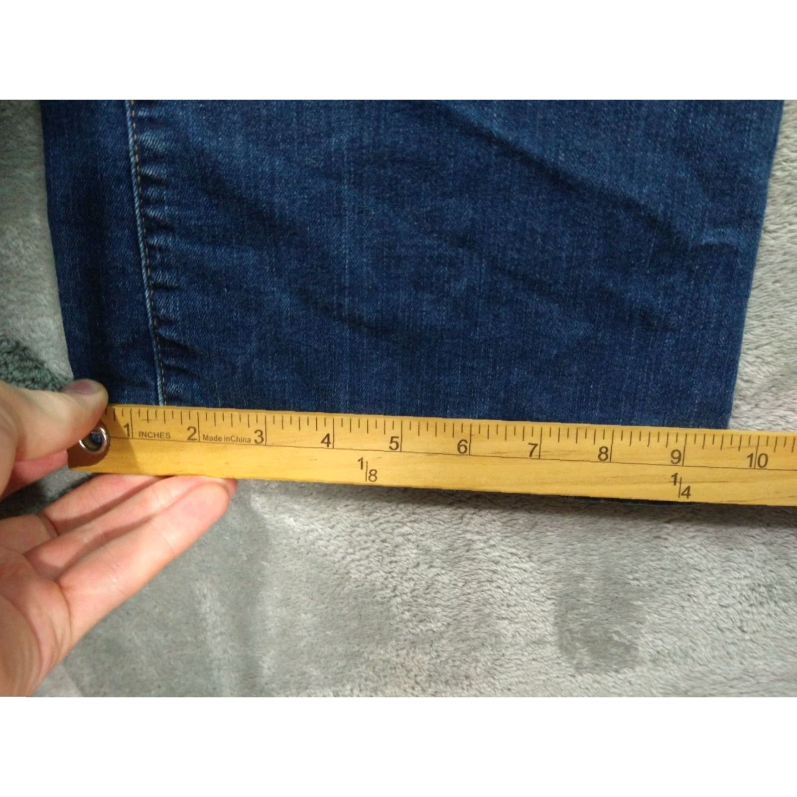 Eddie Bauer Eddie Bauer Jeans Womens 18 Blue Denim Slightly Curvy Bootcut Dark Wash Stretch Jeans Women 18 Plus Blue Eddie Bauer」を Size 40" / US 18 - 6 Thumbnail