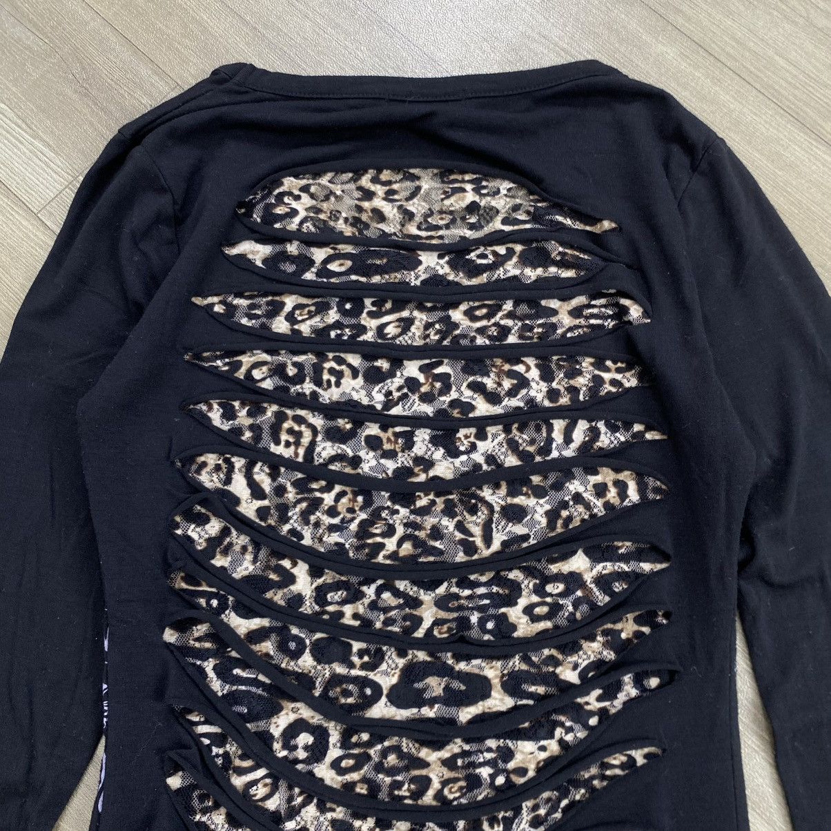 If Six Was Nine 2000s MKR Studded Leopard Poem Punk Lgb Gothic Longsleeve Size US S / EU 44-46 / 1 - 13 Thumbnail