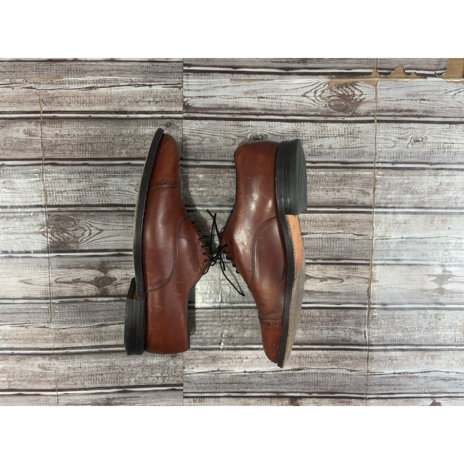 Allen Edmonds Allen Edmonds Byron Leather Cap Toe Oxford Dress Shoes Size Size US 9.5 / EU 42-43 - 4 Thumbnail