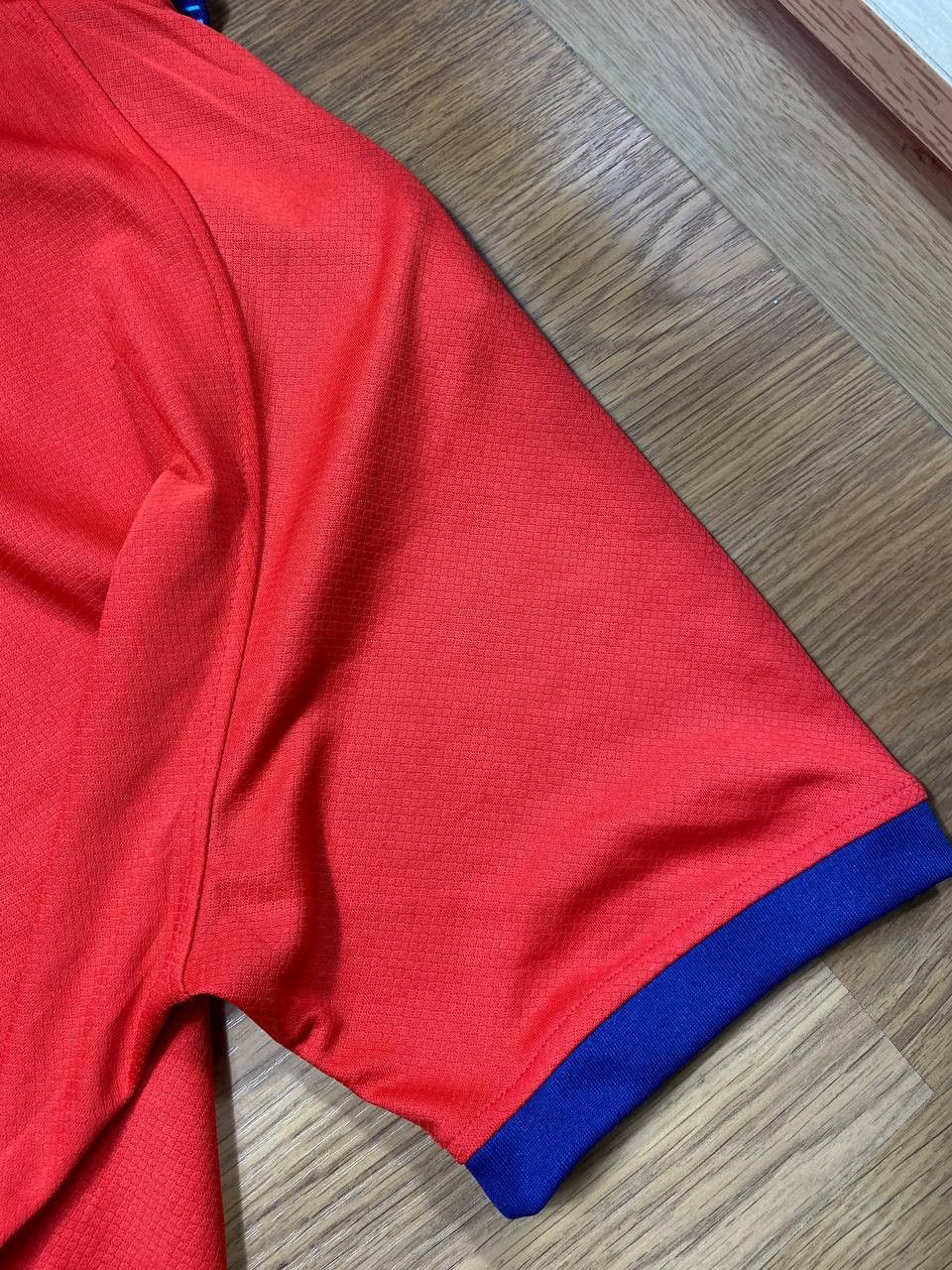 Nike × Vintage 90s Nike Central Swoosh Vintage Y2K Oversized Retro T-Shirt Size US L / EU 52-54 / 3 - 5 Thumbnail