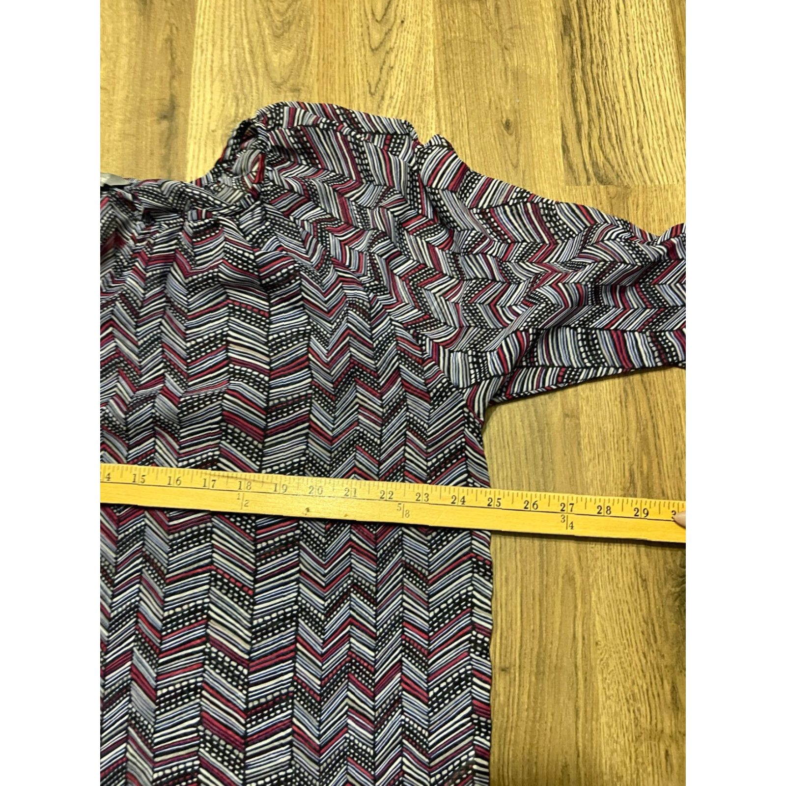 Vintage Daisy Fuentes Shirt Women's XL V-Neck Long Sleeve Red Blue Gray, T-Shirt, Casual, Regular Fit, Fall Spring Summer, Grey Size XL / US 12-14 / IT 48-50 - 5 Thumbnail