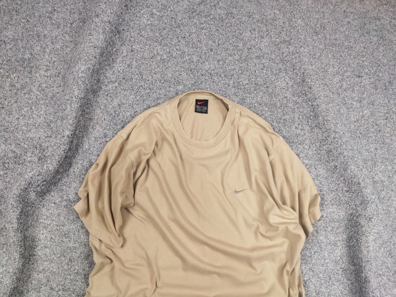 Nike Vintage 90's Nike Swoosh Oversized Beige Shirt USA Y2K Style Size US L / EU 52-54 / 3 - 1 Thumbnail