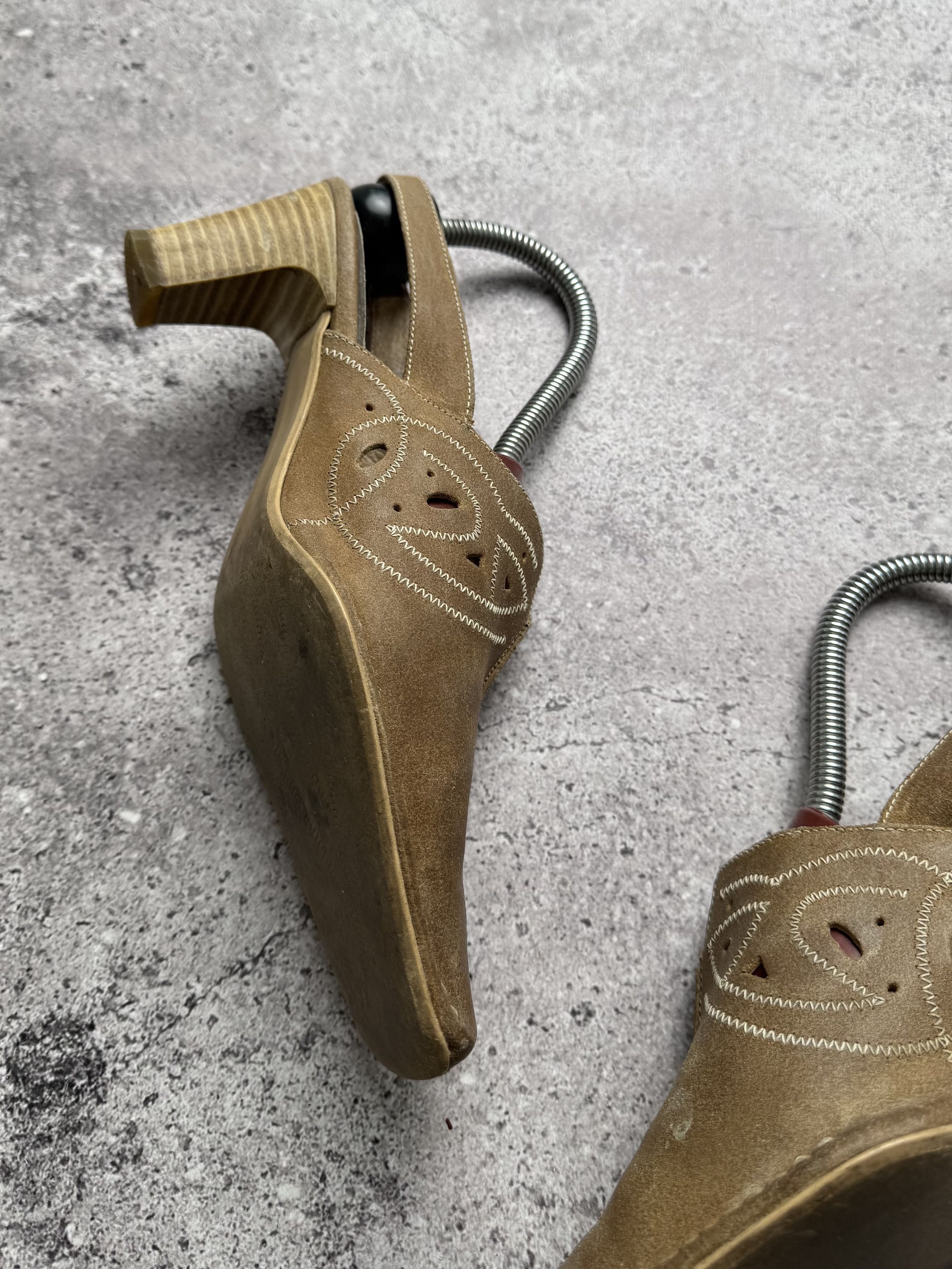 Vintage Vintage Faded Leather Mules C2(V499)(E8) Size US 8 / IT 38 - 5 Thumbnail