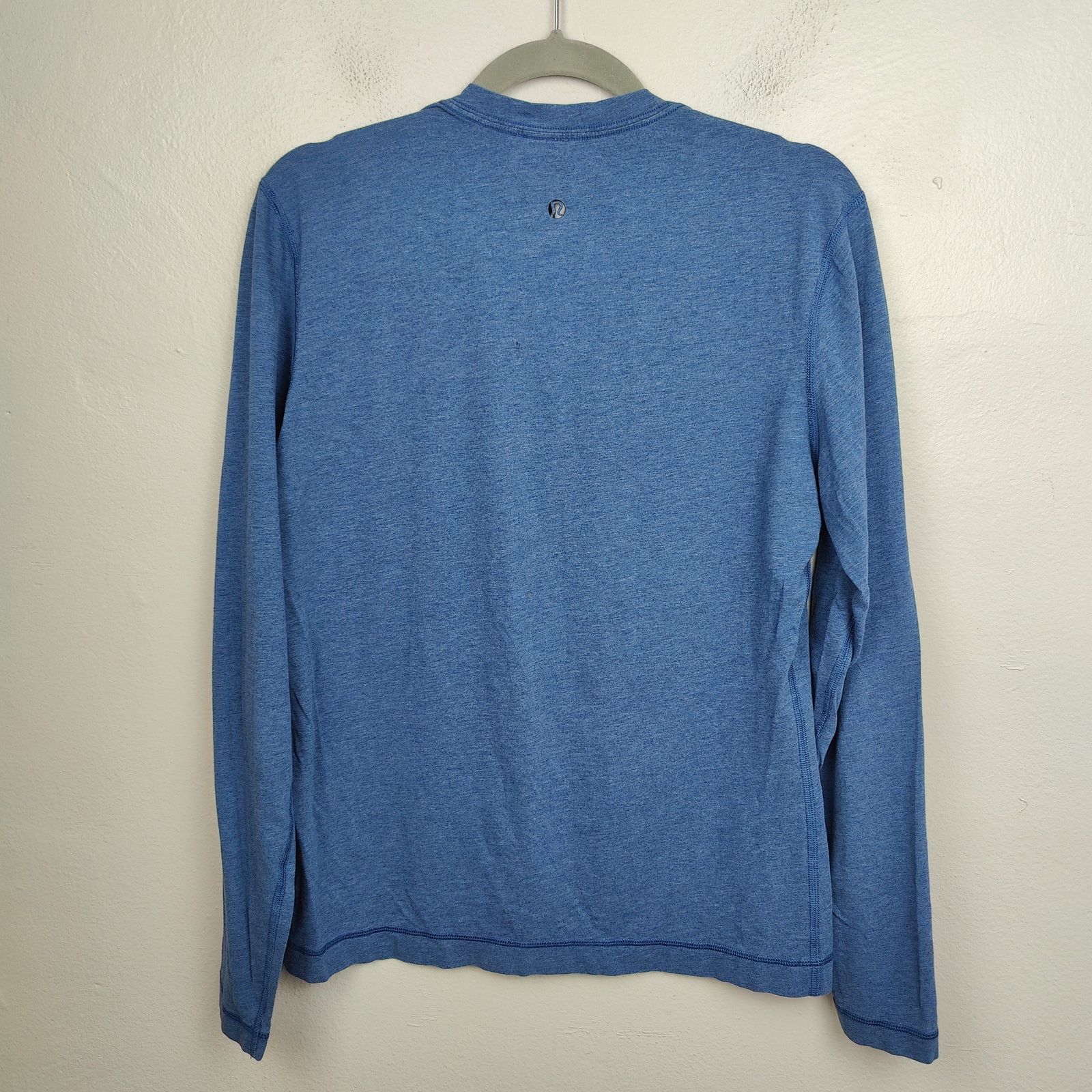 Lululemon Lululemon V-Neck T-Shirt Womens Medium Blue Heather Size M / US 6-8 / IT 42-44 - 6 Thumbnail