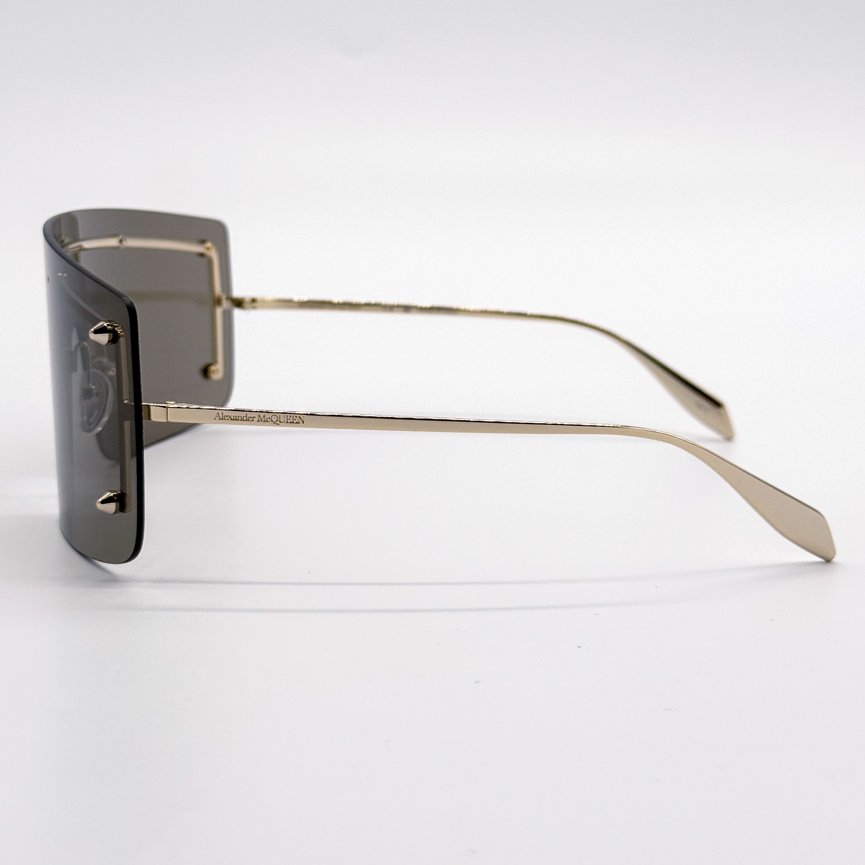 Alexander McQueen NEW ALEXANDER MCQUEEN AM0412S 002 SHIELD GOLD SUNGLASSES Size ONE SIZE - 7 Thumbnail