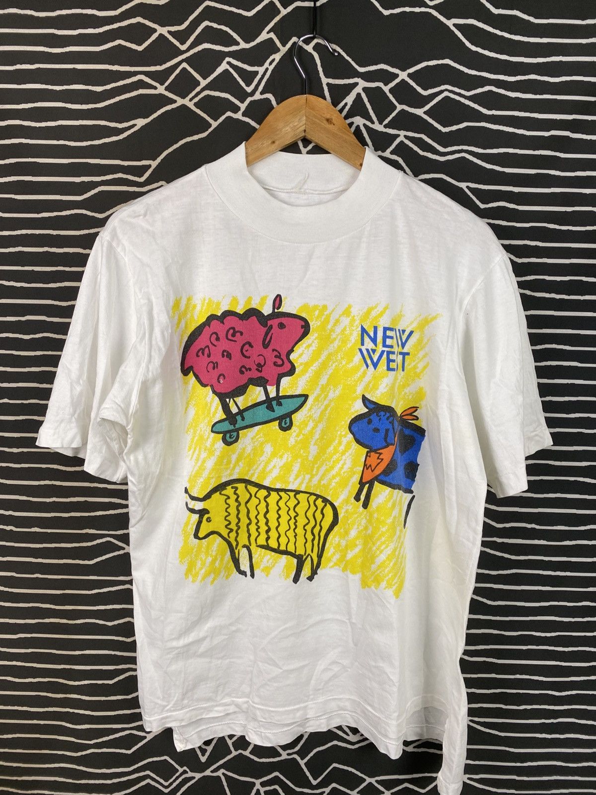 Vintage Vintage 90s NEW WEST Animal Pop Art T-Shirt - Single Stitch Size US M / EU 48-50 / 2 - 1 Thumbnail