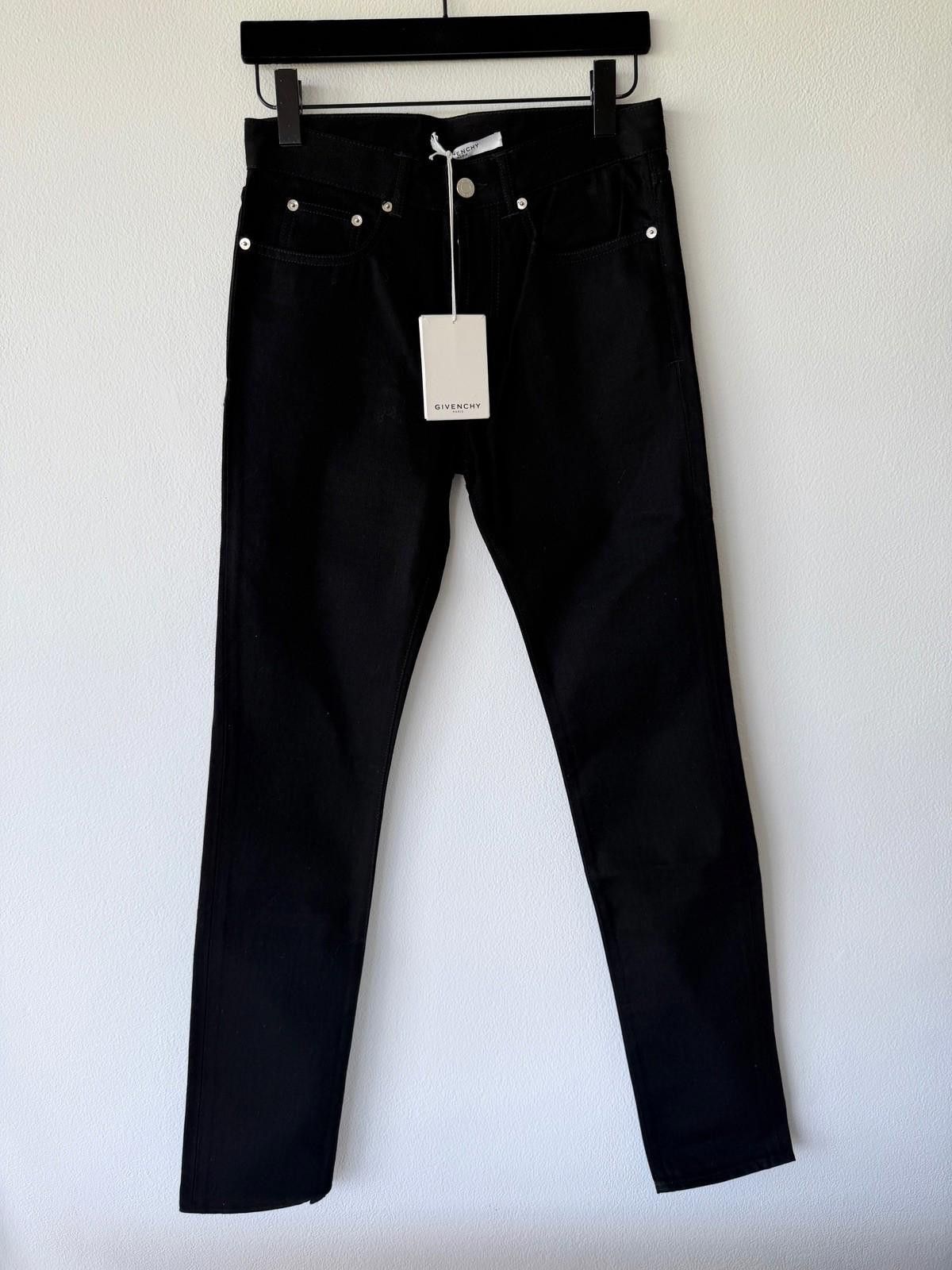 Givenchy new Givenchy mens denim jeans black leather patch 28 Size US 28 / EU 44 - 4 Thumbnail
