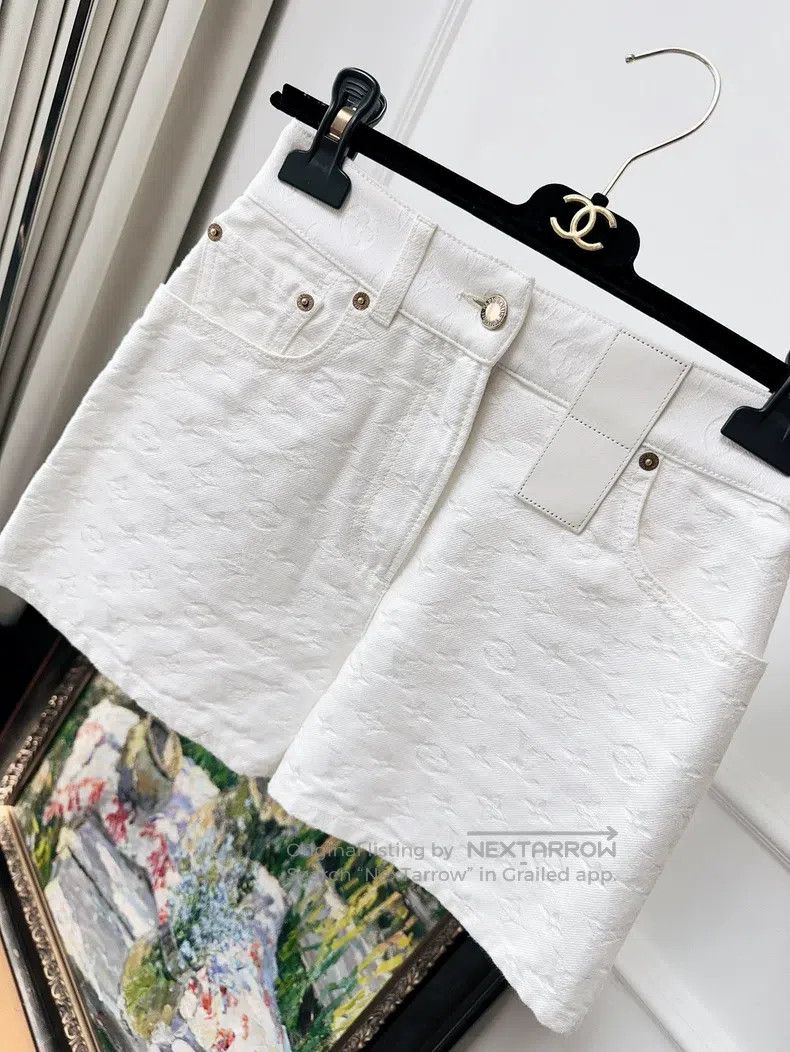 Louis Vuitton Louis Vuitton Denim shorts with white embossed full-print Size 33" - 3 Thumbnail