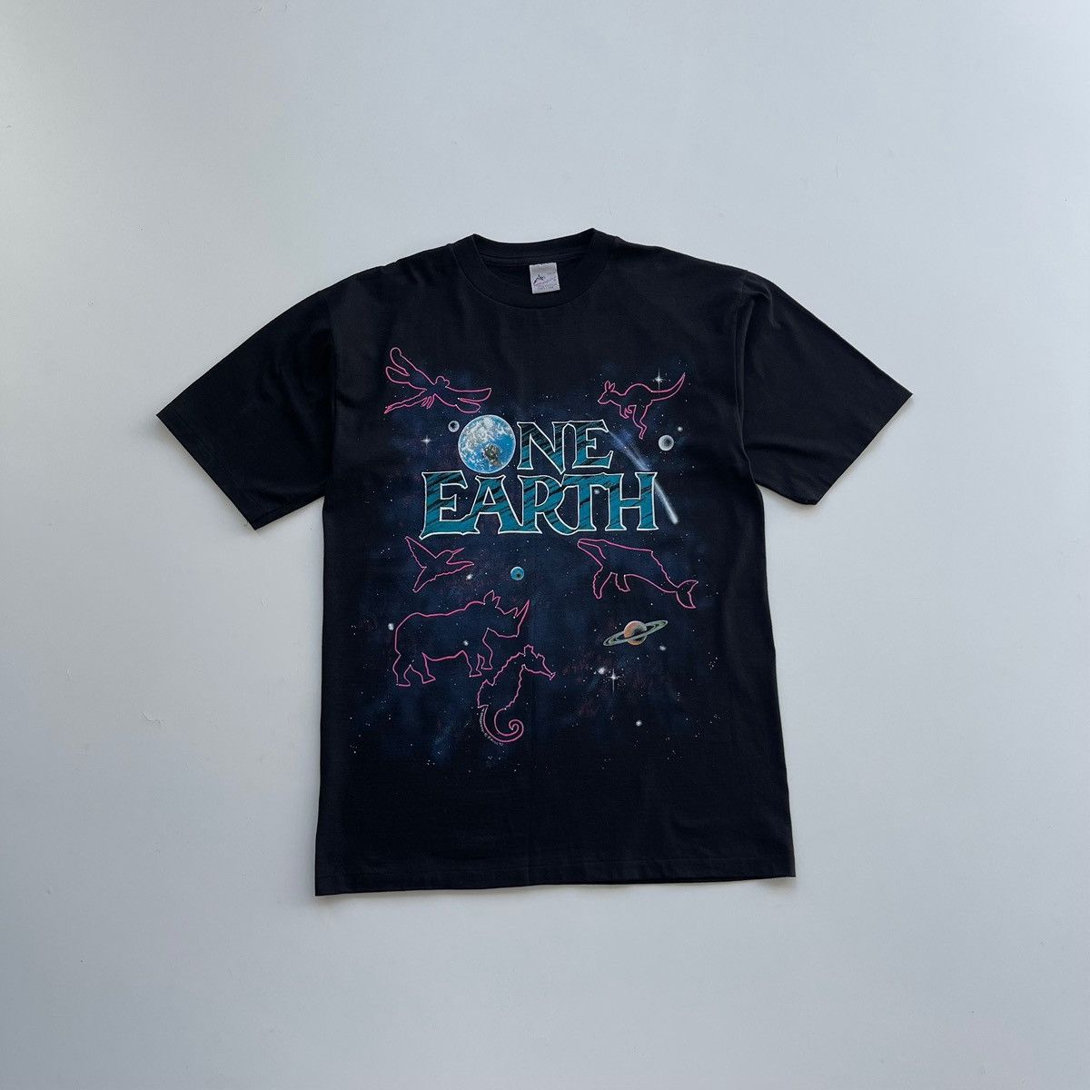 Vintage One Earth One Change 1992 Harlequin All Over Print T-Shirt Size US M / EU 48-50 / 2 - 1 Thumbnail