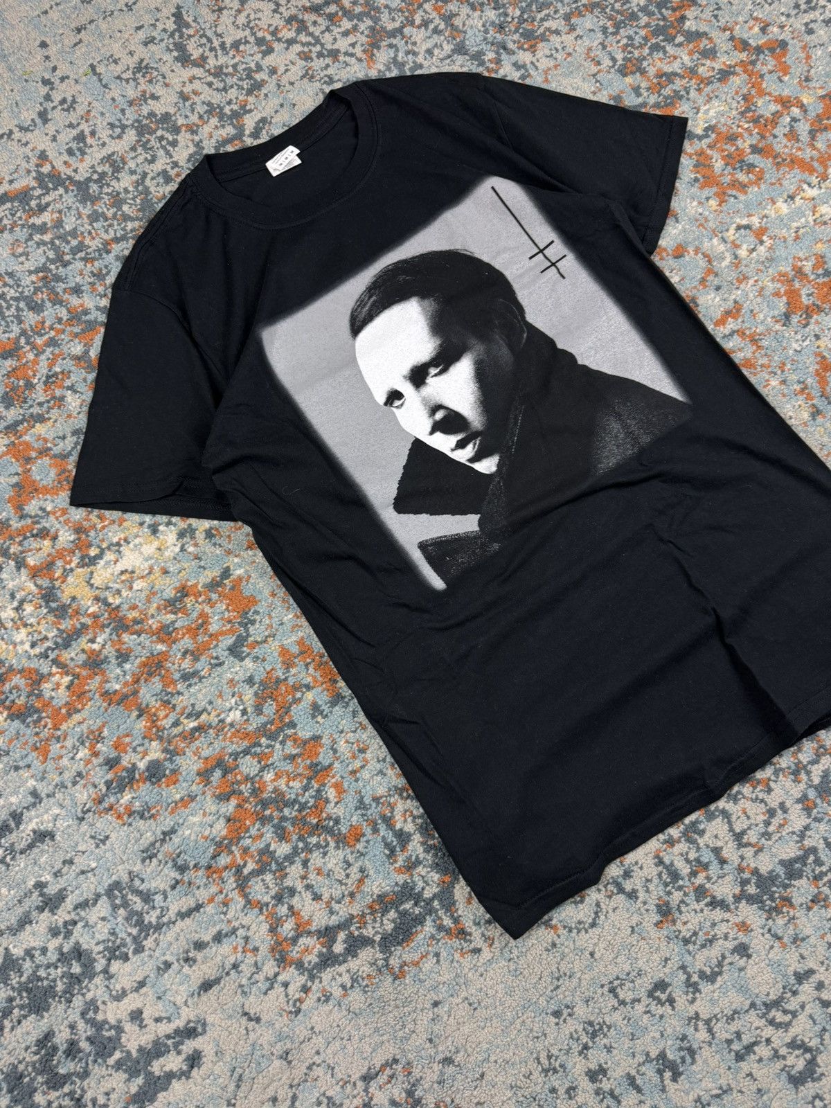 Band Tees × Marilyn Manson × Vintage Vintage 2017 Marilyn Manson heaven upside down tour band tee Size US M / EU 48-50 / 2 - 3 Thumbnail