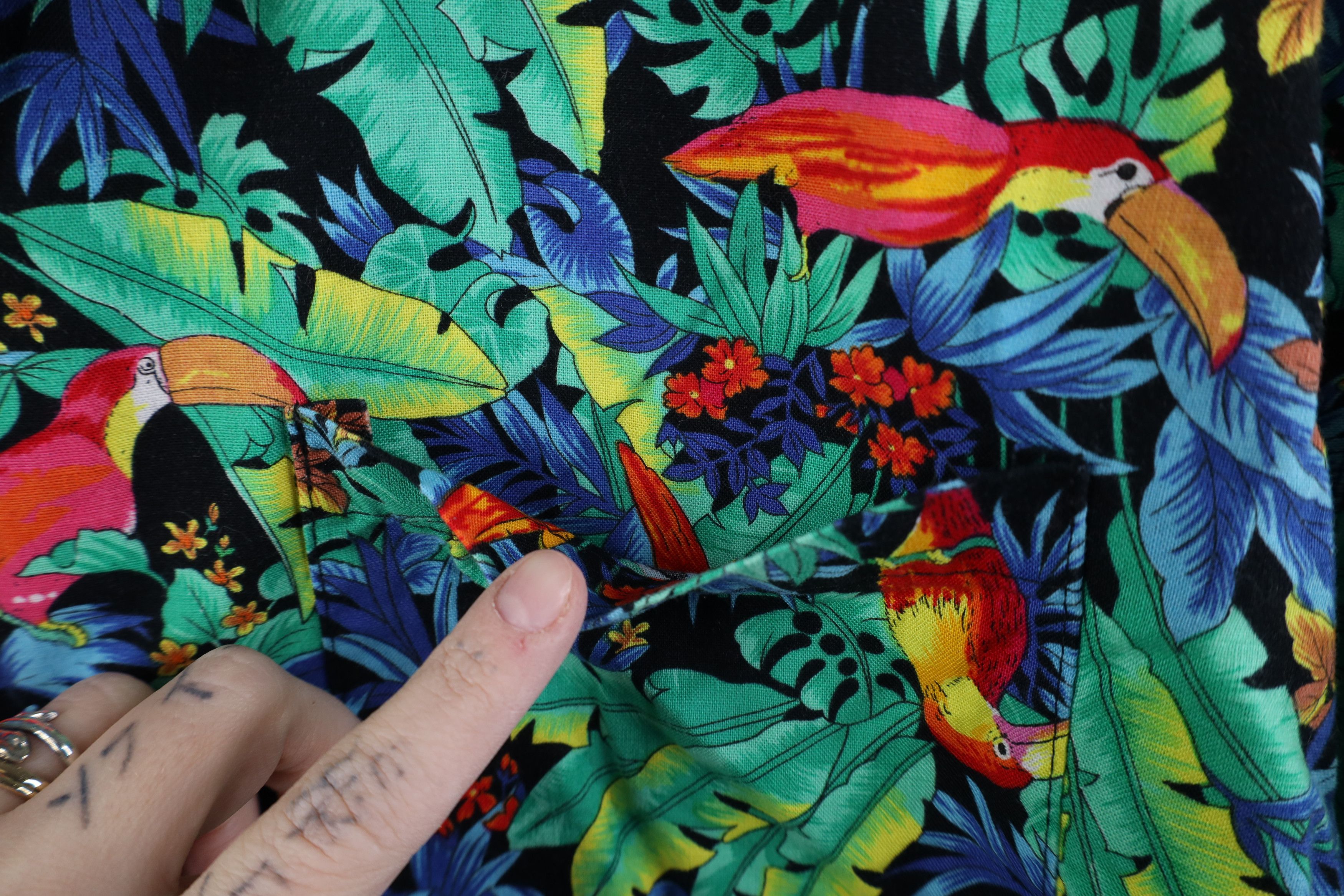 Vintage Vintage 80s 90s Tom Selleck Hawaiian Camp Button Shirt USA Size US L / EU 52-54 / 3 - 5 Thumbnail