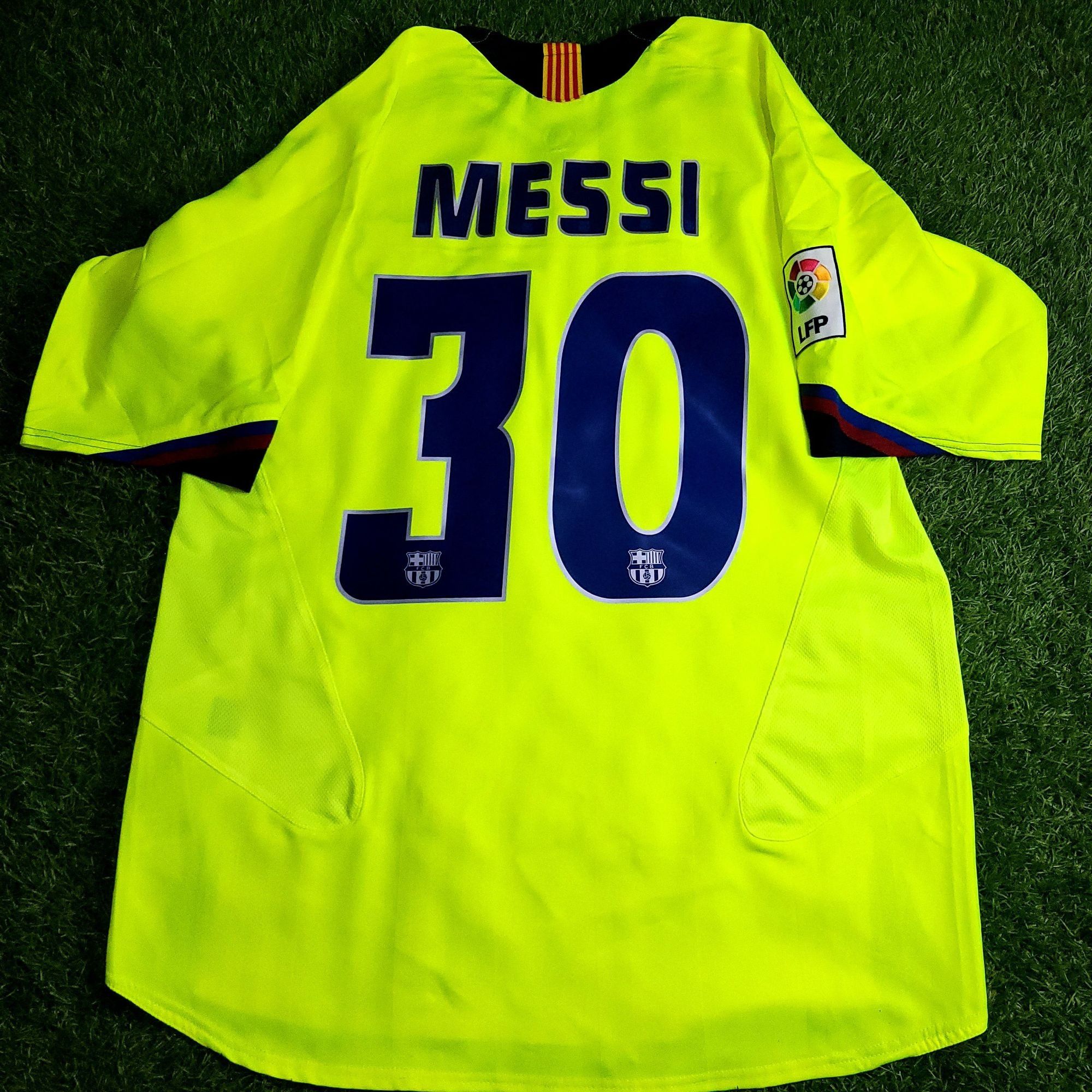 Nike Messi Barcelona 2005 2006 Away Soccer Jersey M SKU# 195971 Size US M / EU 48-50 / 2 - 1 Thumbnail
