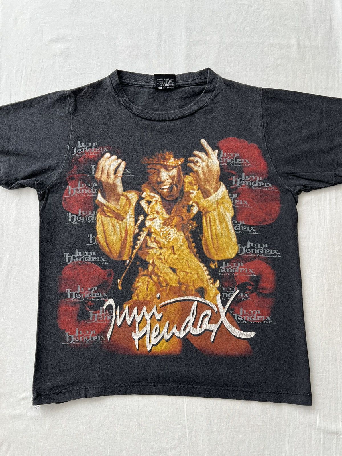 Band Tees Vintage 90s Jimi Hendrix South Saturn Delta Black T-shirt Size US S / EU 44-46 / 1 - 4 Thumbnail