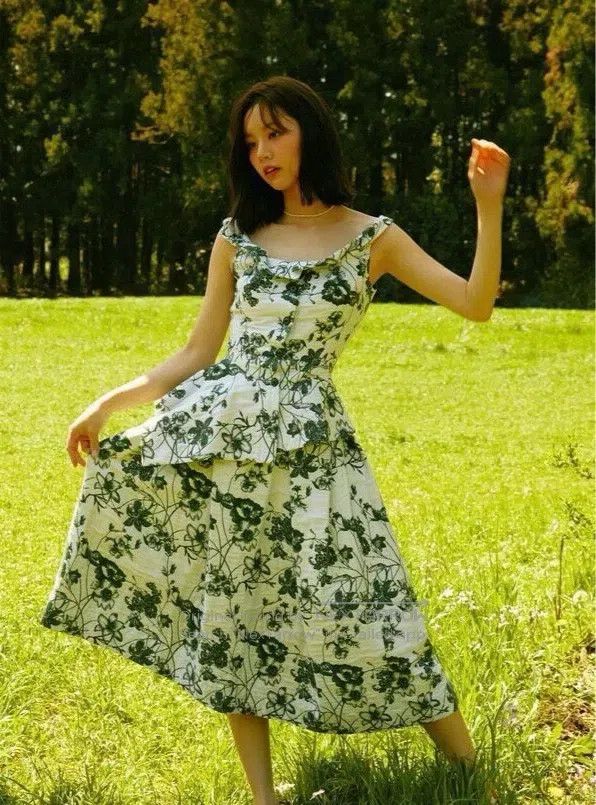 Vivienne Westwood Vivienne Westwood Floral Sleeveless Vest with Waistline To Size S / US 4 / IT 40 - 1 Thumbnail