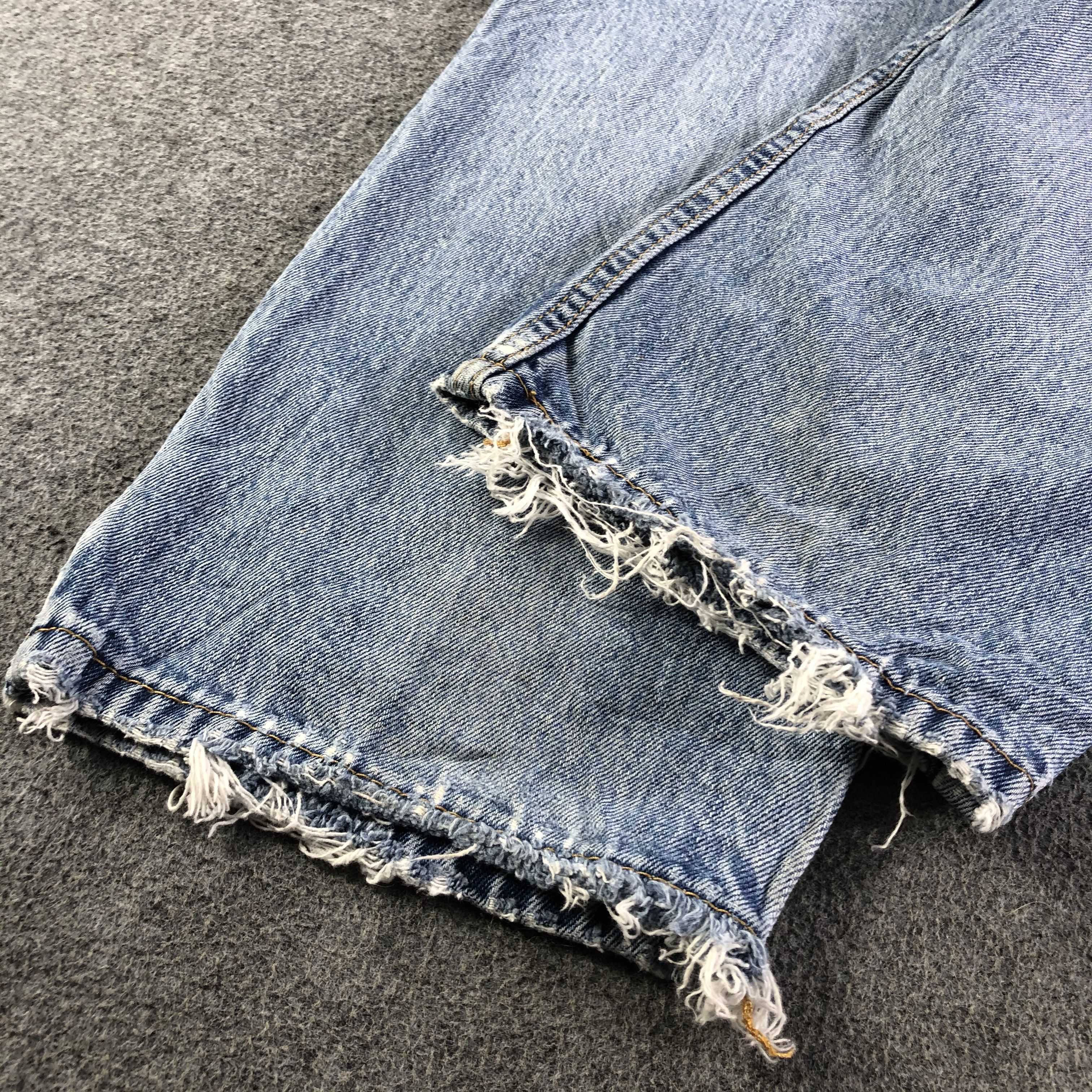 Levi's Vintage Blue Wash Levis Jeans-J4244 Size US 33 - 6 Thumbnail
