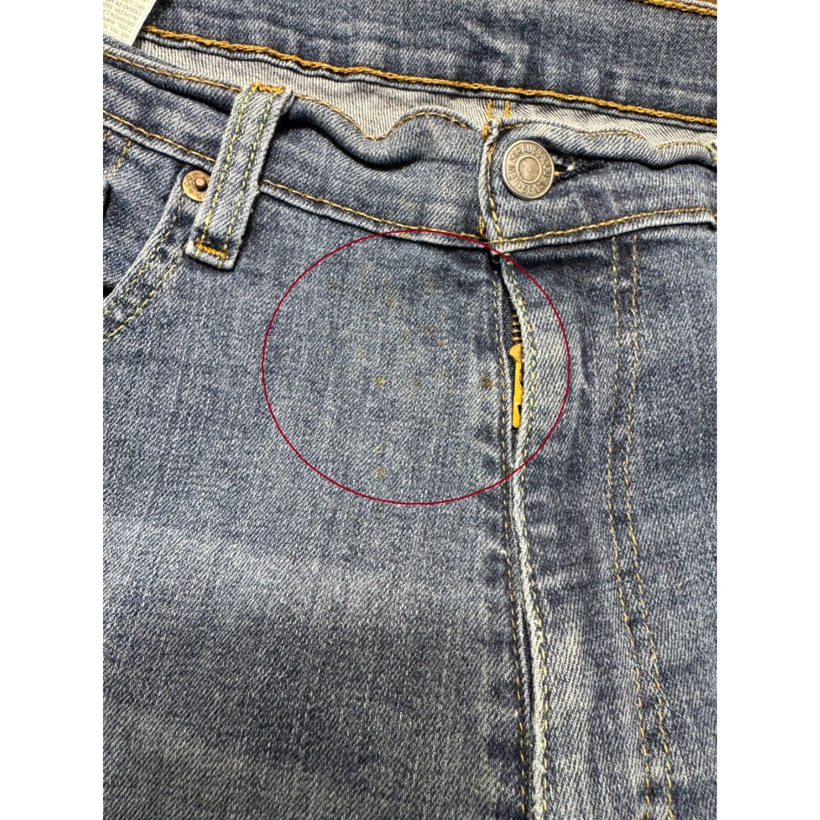 Levi's VINTAGE Levi's 559 Jeans Mens 36x30 Blue Relaxed Straight Wide Leg Whiskers Denim Shirt? Size US 36 / EU 52 - 2 Thumbnail