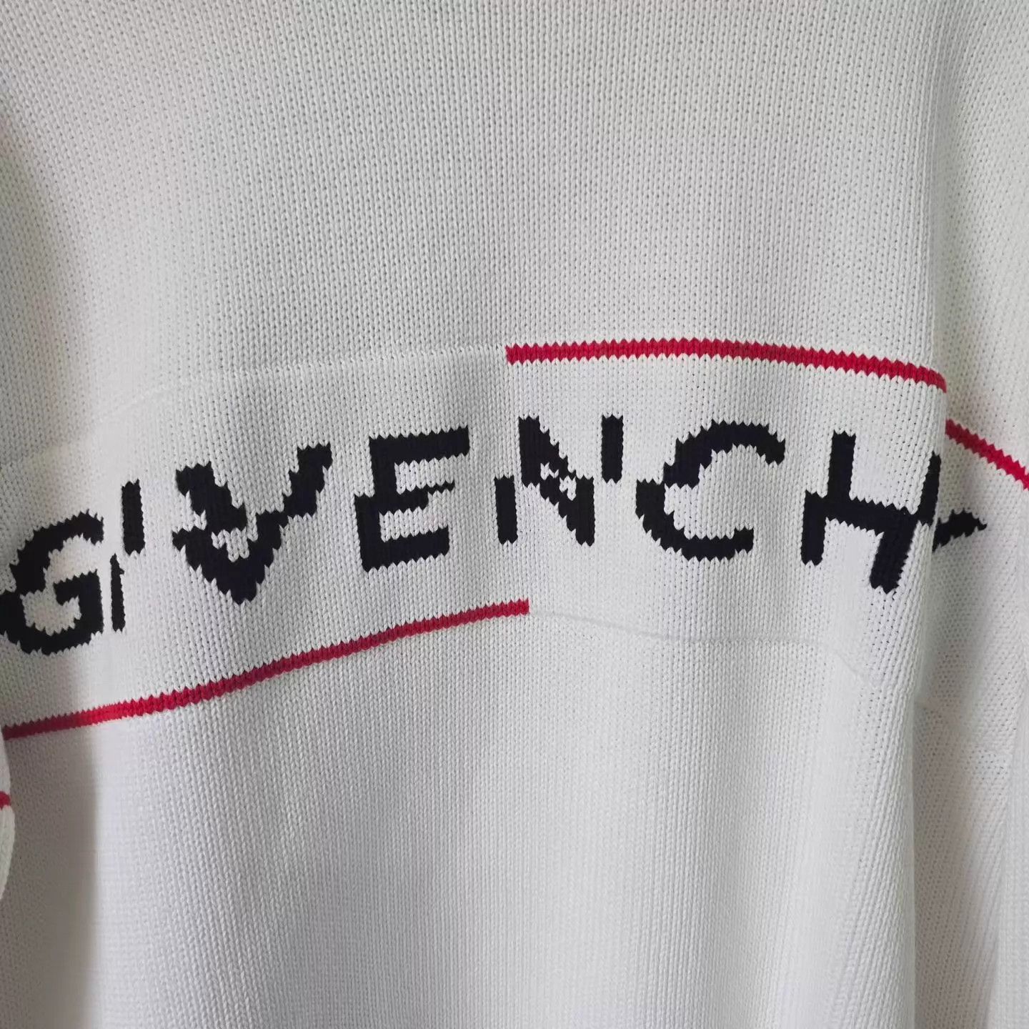 Givenchy Givenchy misaligned logo sweater L 99 Size US L / EU 52-54 / 3 - 3 Thumbnail