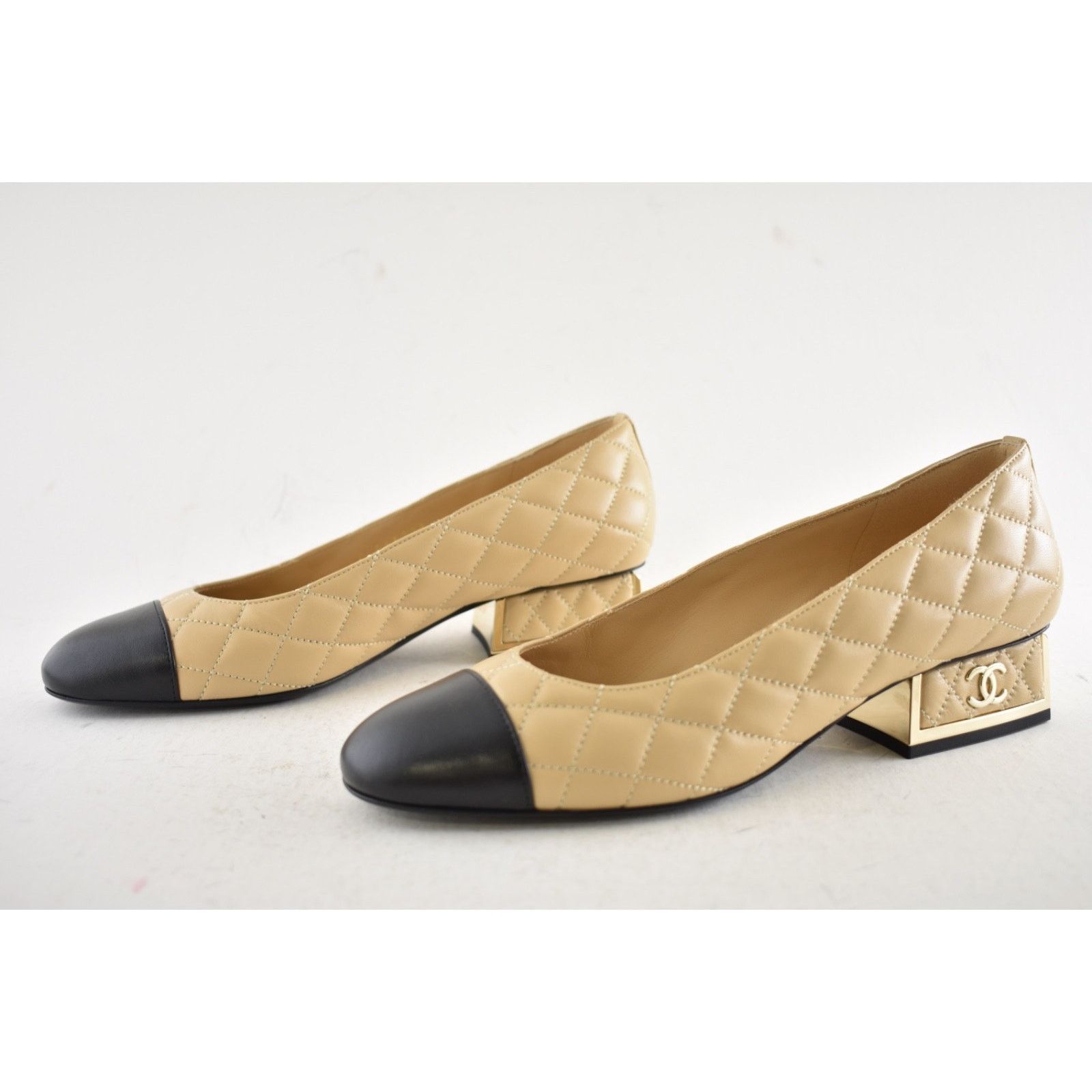 Chanel Chanel 24B Beige Lambskin Quilted CC Block Heel Pumps 37.5 Size US 7.5 / IT 37.5 - 12 Thumbnail
