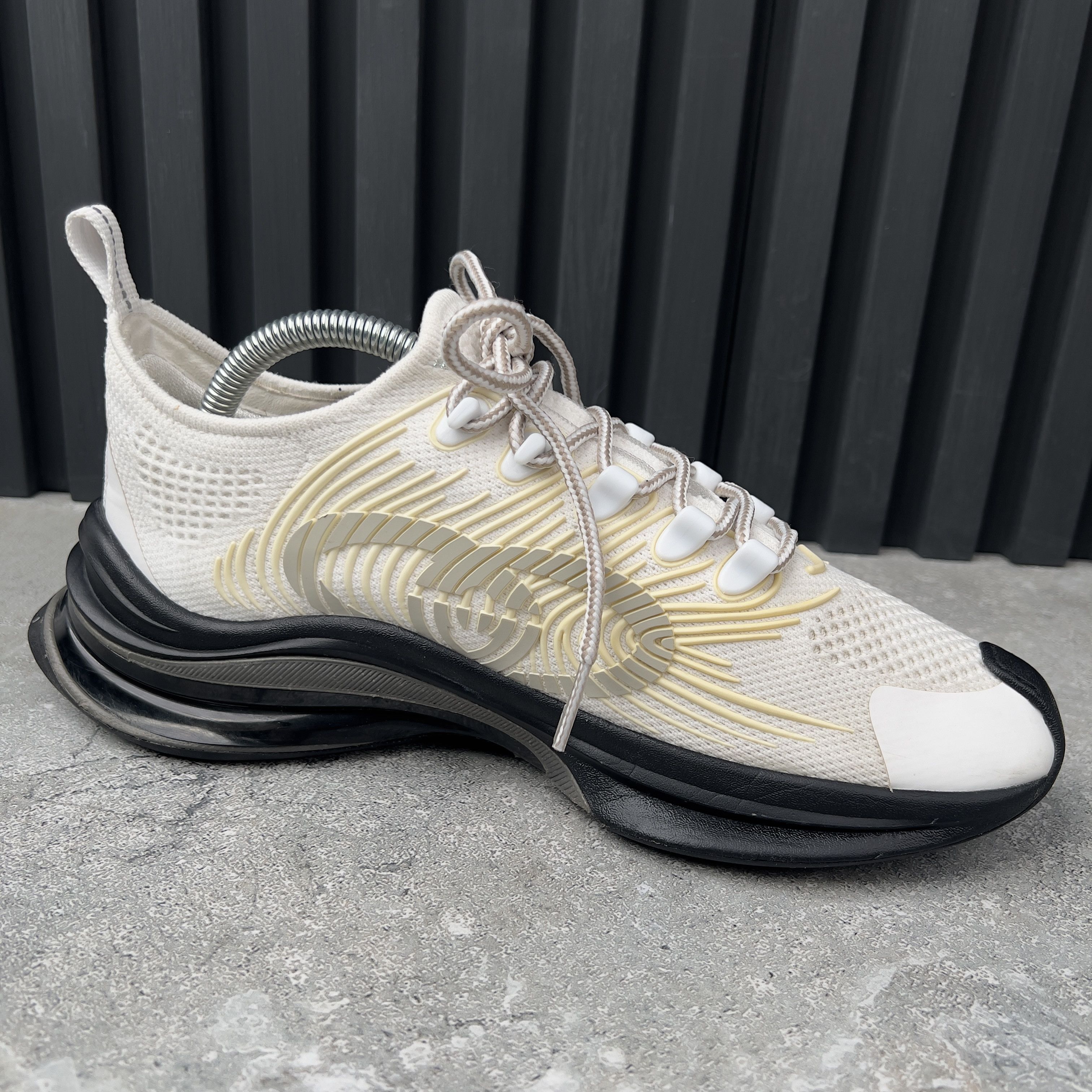 Gucci Gucci Run GG Monogram Sneakers White Yellow Fabric Size US 9 / IT 39 - 7 Thumbnail