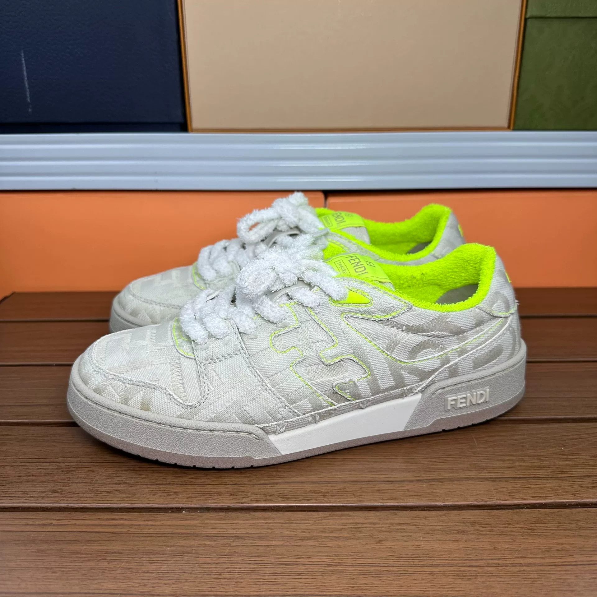 Fendi Fendi Green Lowtop Sneakers 7 Men Size US 7 / EU 40 - 1 Thumbnail