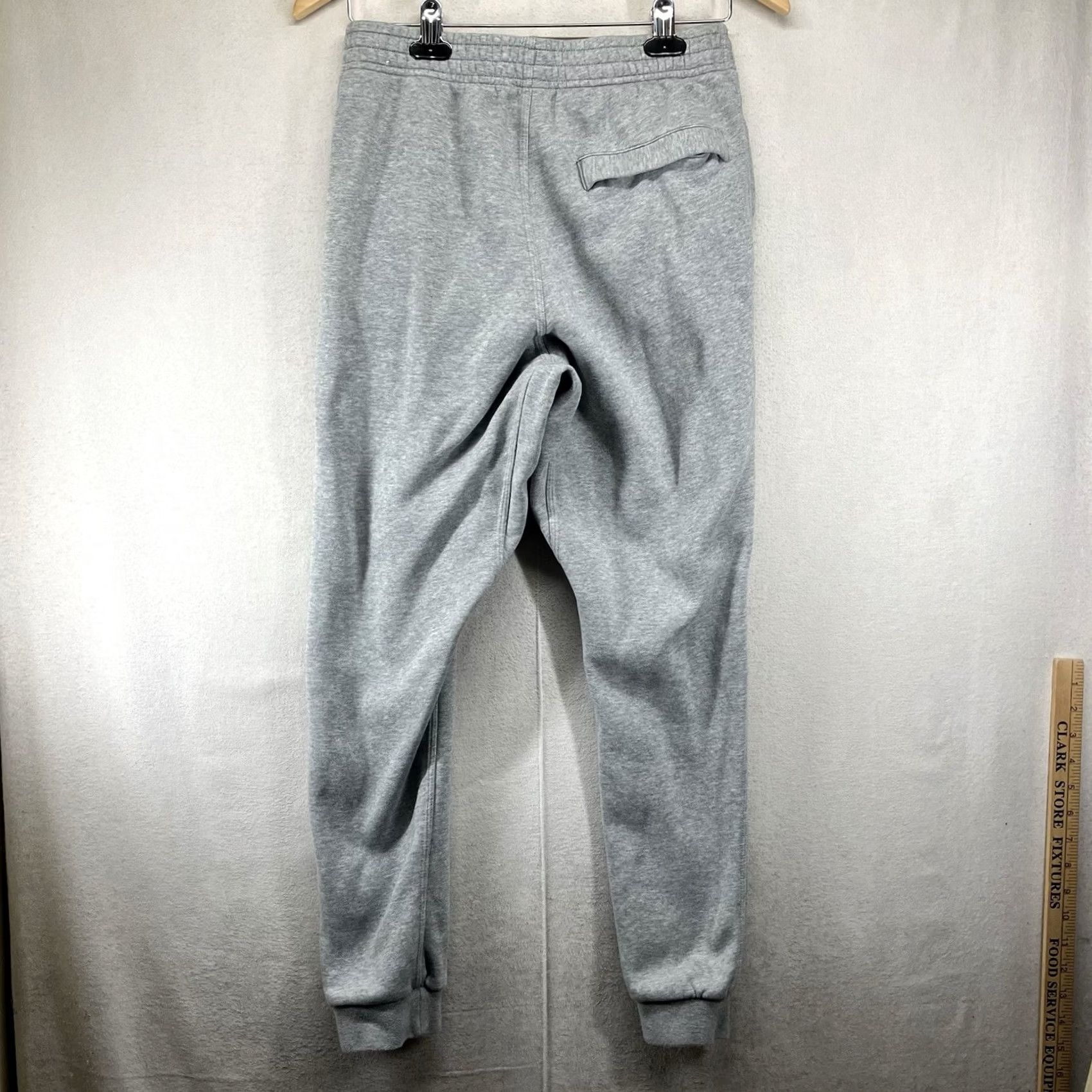Nike Nike Sportswear Club Fleece Jogger Pants Gray White Swoosh Small 28x29 Pants Mens Regular Gray Nike Fleece Sweatpants Jogger Casual Activewear 90s? Size US 29 - 2 Thumbnail