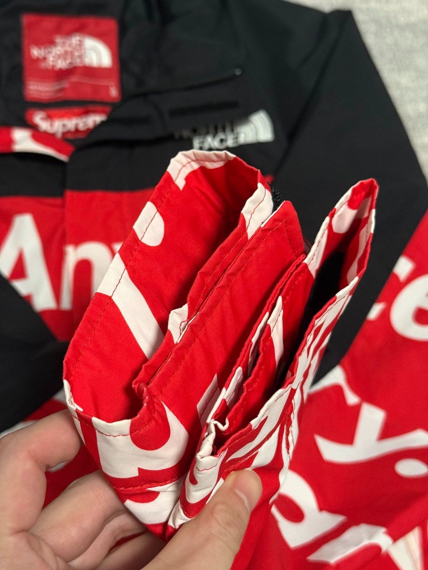 Supreme Supreme x The North Face Red Graffiti Jacket L Size US L / EU 52-54 / 3 - 6 Thumbnail
