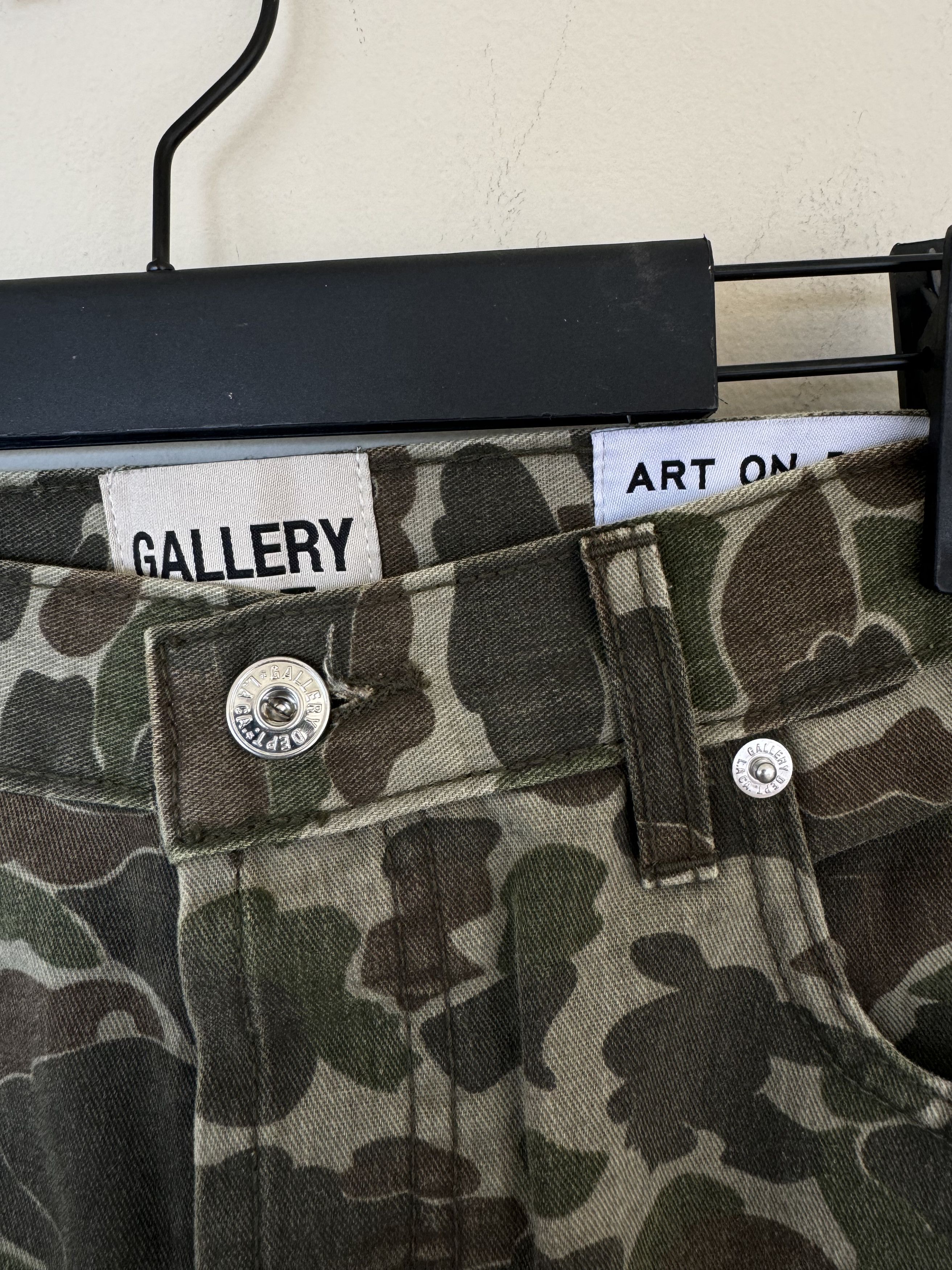 Gallery Dept. Gaallery Dept Camo Pants Size US 31 - 4 Thumbnail