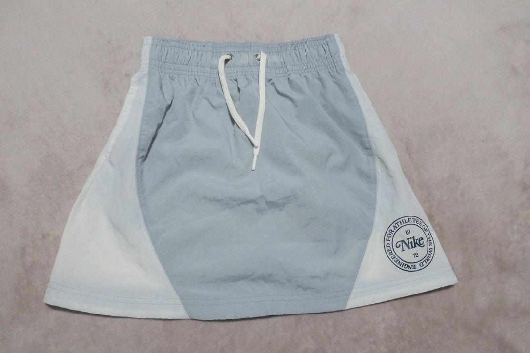 Nike Women's Sportswear Heritage Mini Skirt FN3833-045 Size XS Size ONE SIZE - 1 Thumbnail