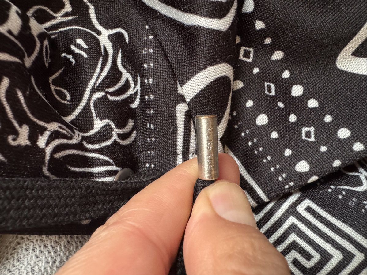 Versace VERSACE hoodie study REAL TAPE MEASUREMENTS IN PHOTOS PROPE Size US S / EU 44-46 / 1 - 14 Thumbnail