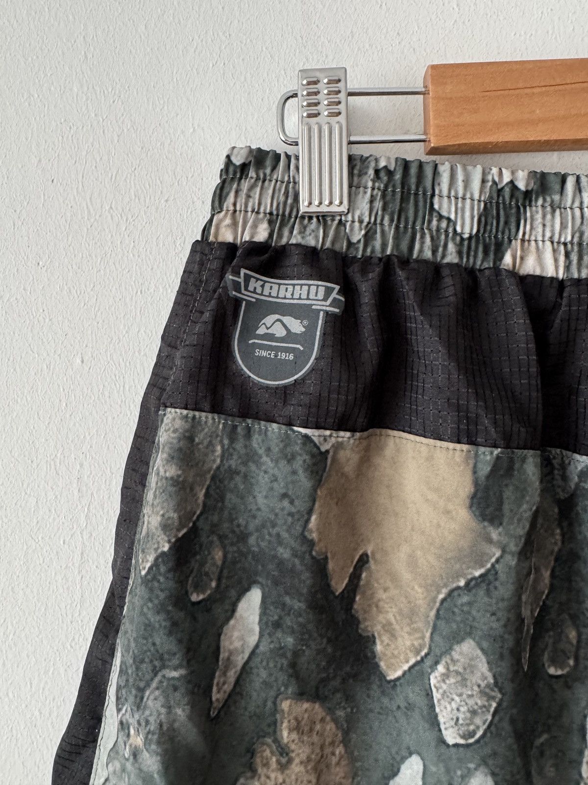 Karhu 🔥🔥 Karhu Leaf Print Shorts Size US 34 / EU 50 - 6 Thumbnail