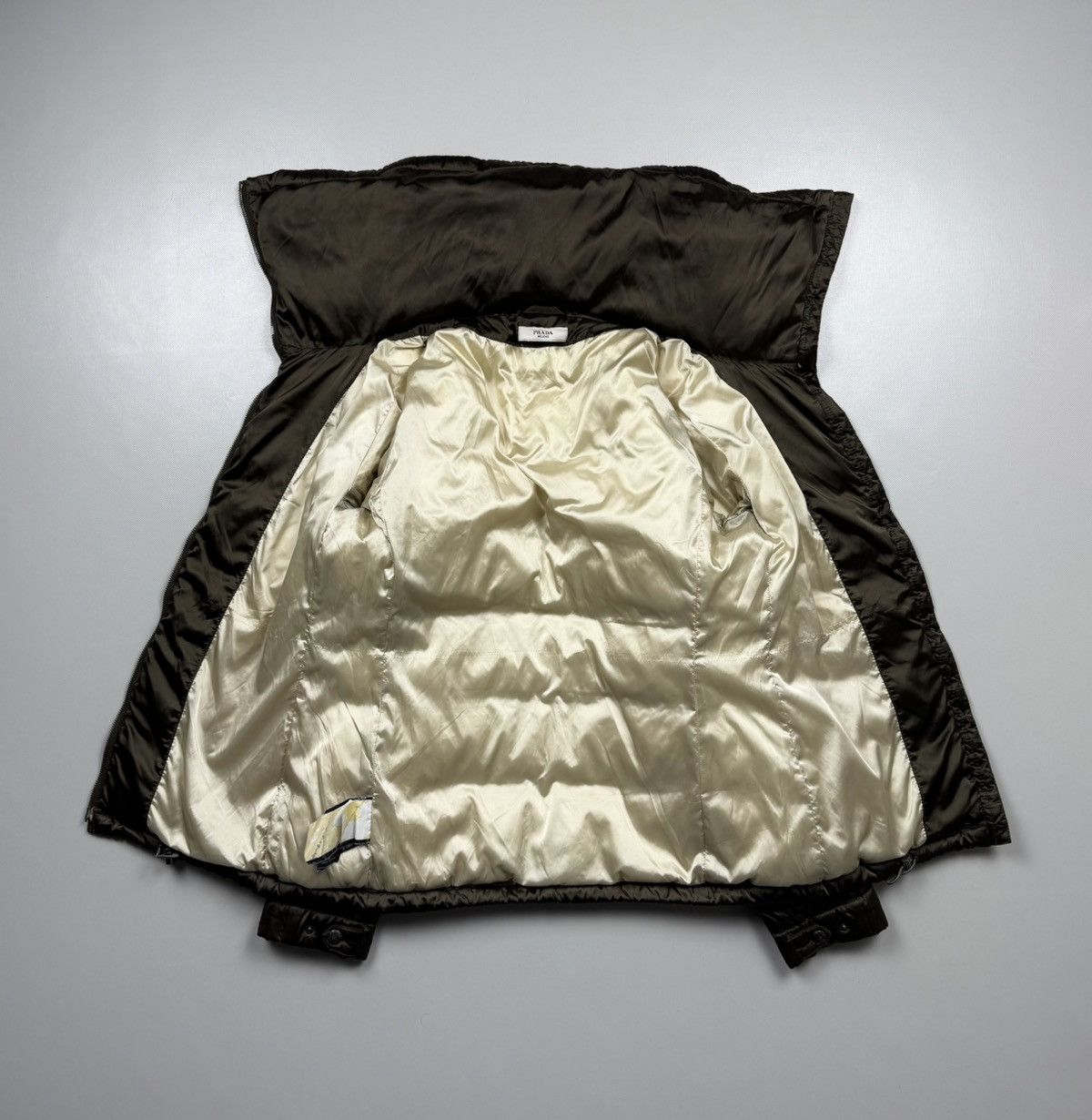 Prada Prada Women’s Dowm Puffer Jacket Size 42 Size M / US 6-8 / IT 42-44 - 13 Thumbnail