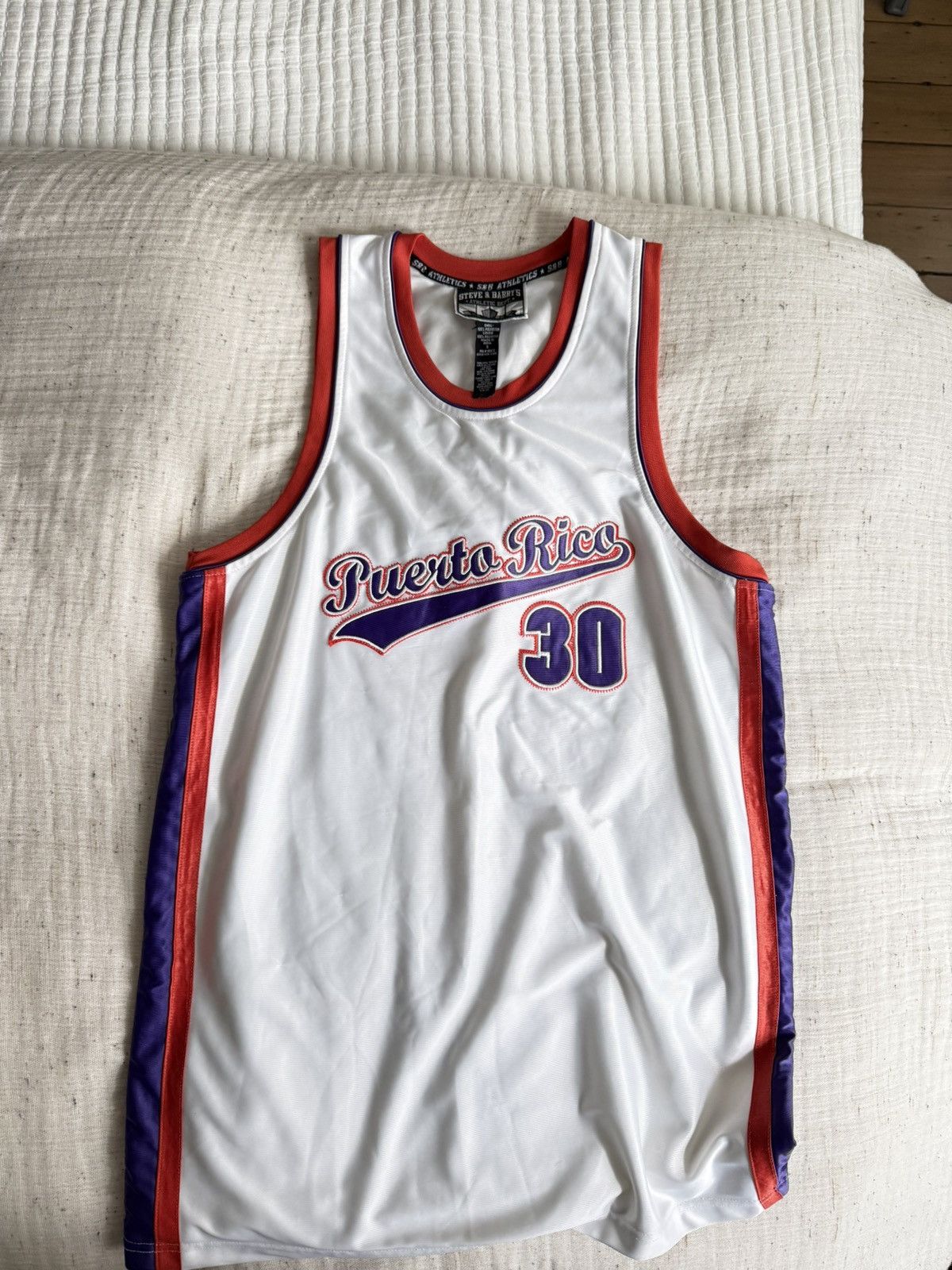 Steve And Barrys Puerto Rico #30 Basketball Jersey Size US S / EU 44-46 / 1 - 1 Thumbnail