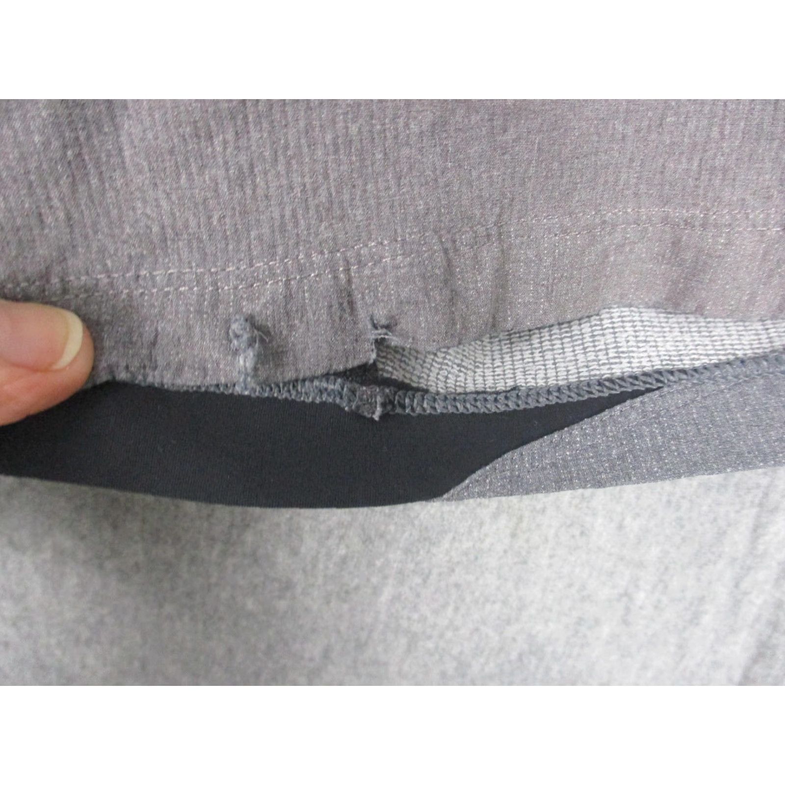 Lululemon Lululemon Shorts Mens 2XL Gray Black Lined Athletic Training Drawstring Pockets Size US 39 - 5 Thumbnail