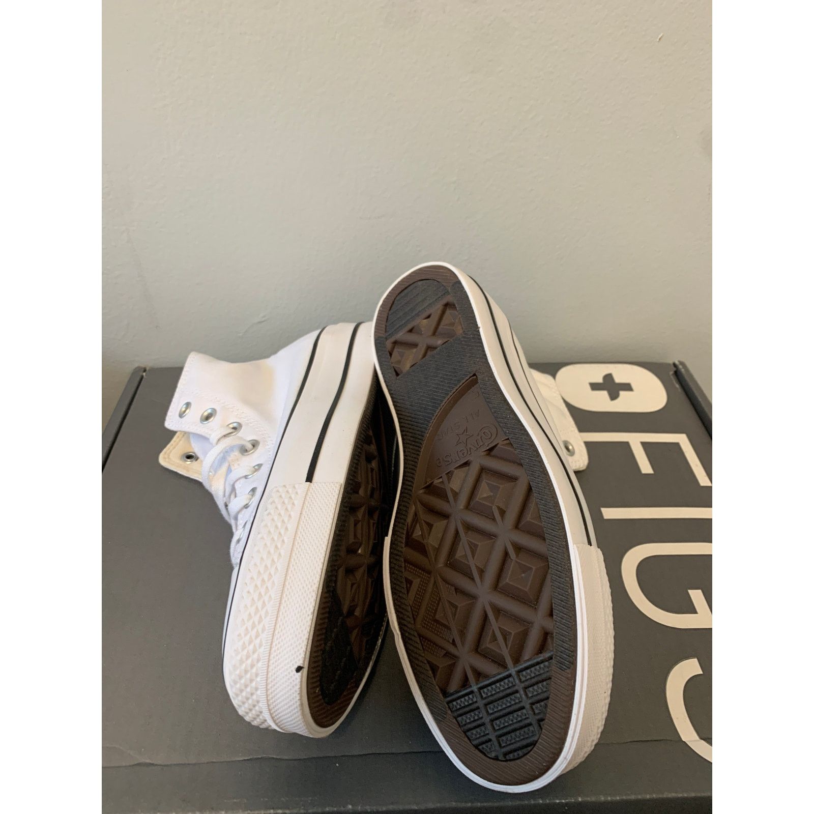 Converse Converse Chuck Taylor Hi Platform White Black Women's Size 7 Size US 7 / IT 37 - 6 Thumbnail