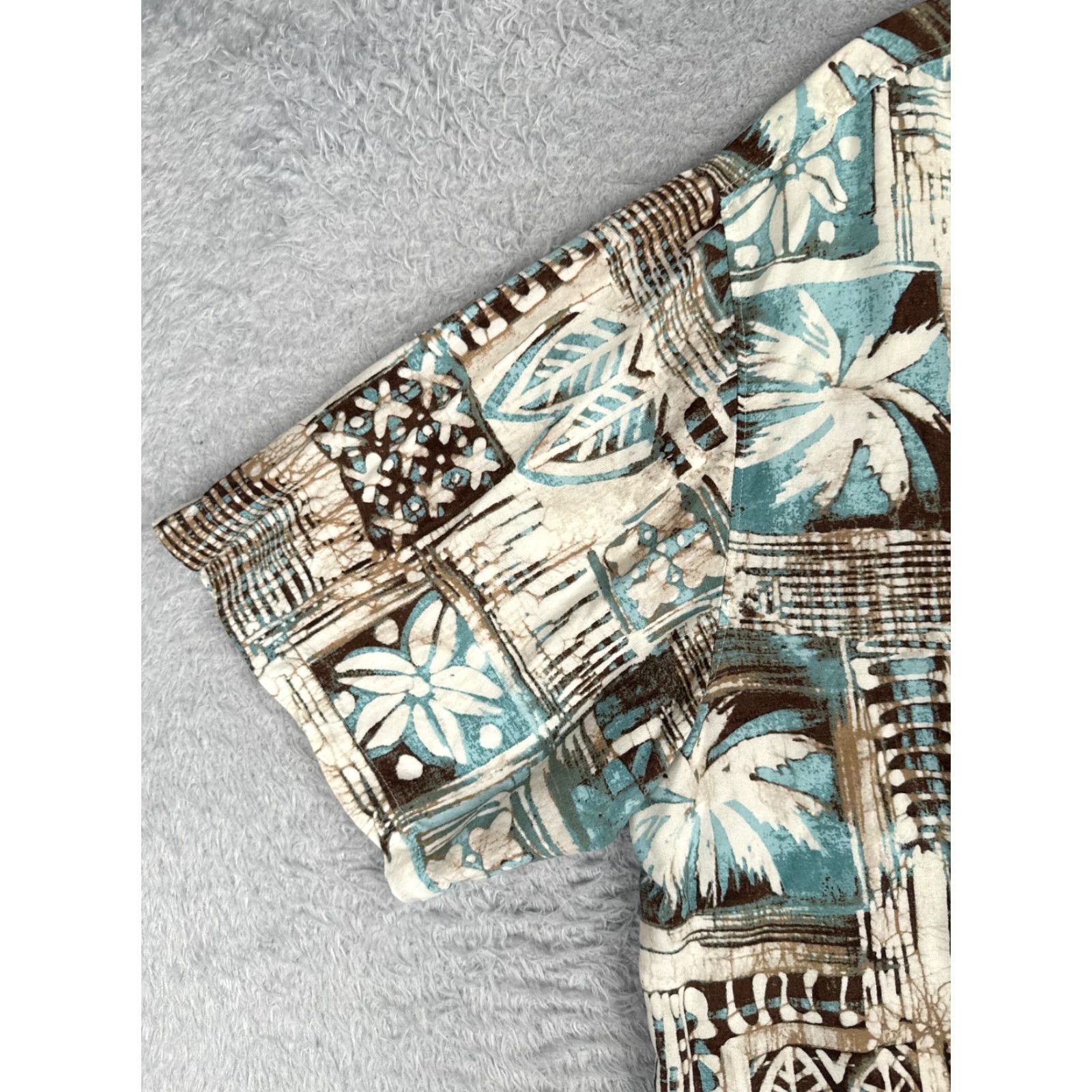 Vintage Caribbean Shirt Men Extra Large Blue White Tile Floral Rayon Hawaiian Button Up Size US XL / EU 56 / 4 - 3 Thumbnail