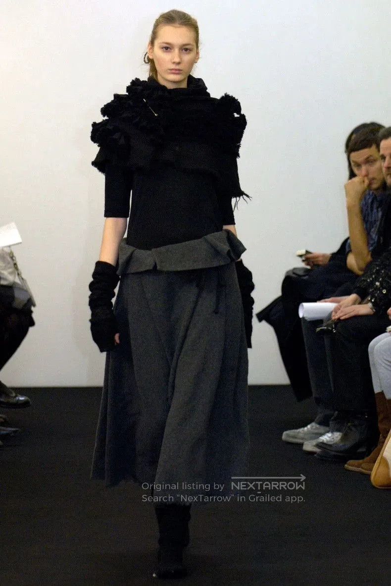 Comme des Garcons Tao Comme Des Garcons 2006 Runway Top. Size US S / EU 44-46 / 1 - 6 Thumbnail