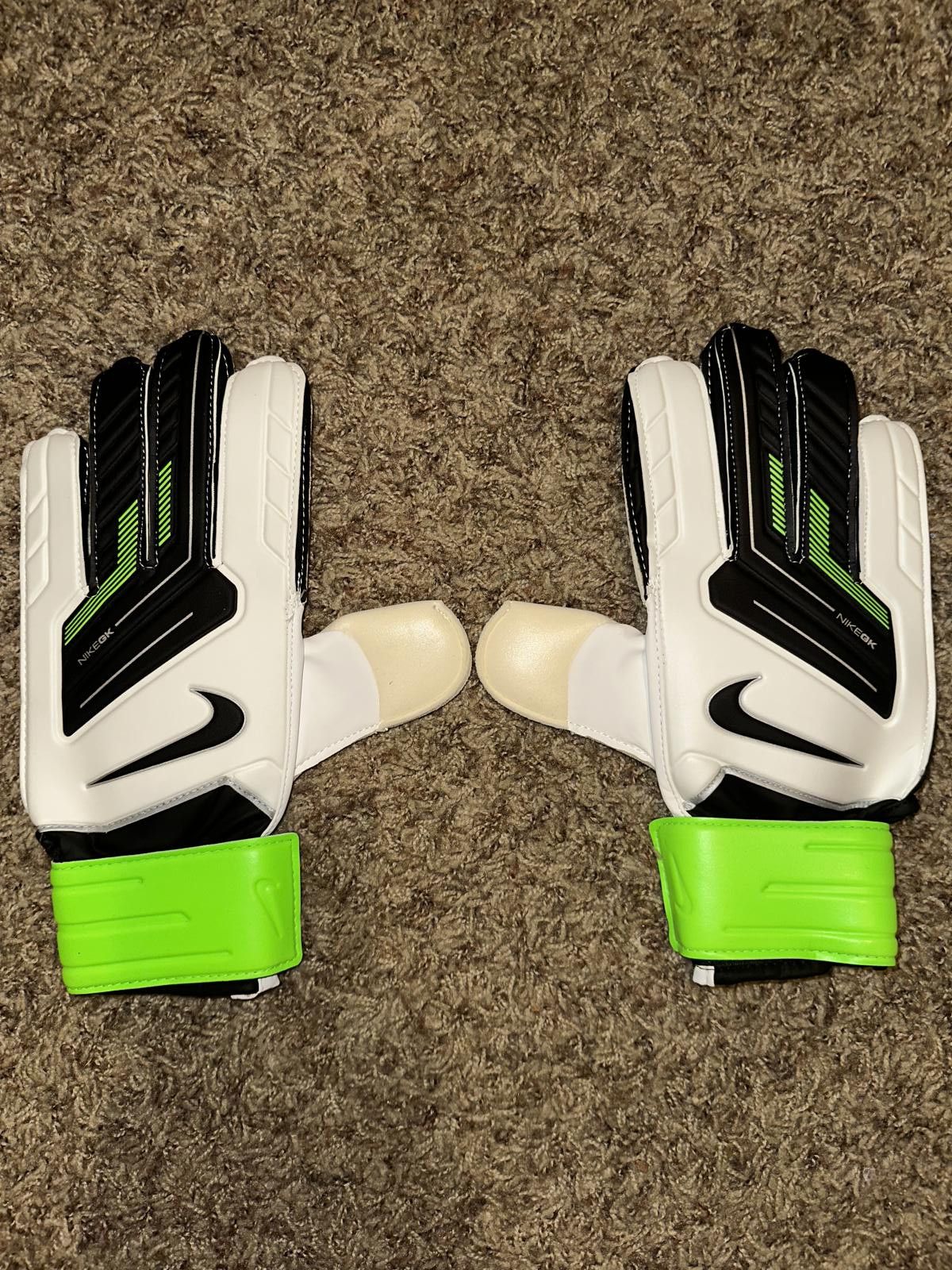 Nike Nike Adult Goalkeeper Volt Black White GK Classic Glove Size ONE SIZE - 5 Thumbnail