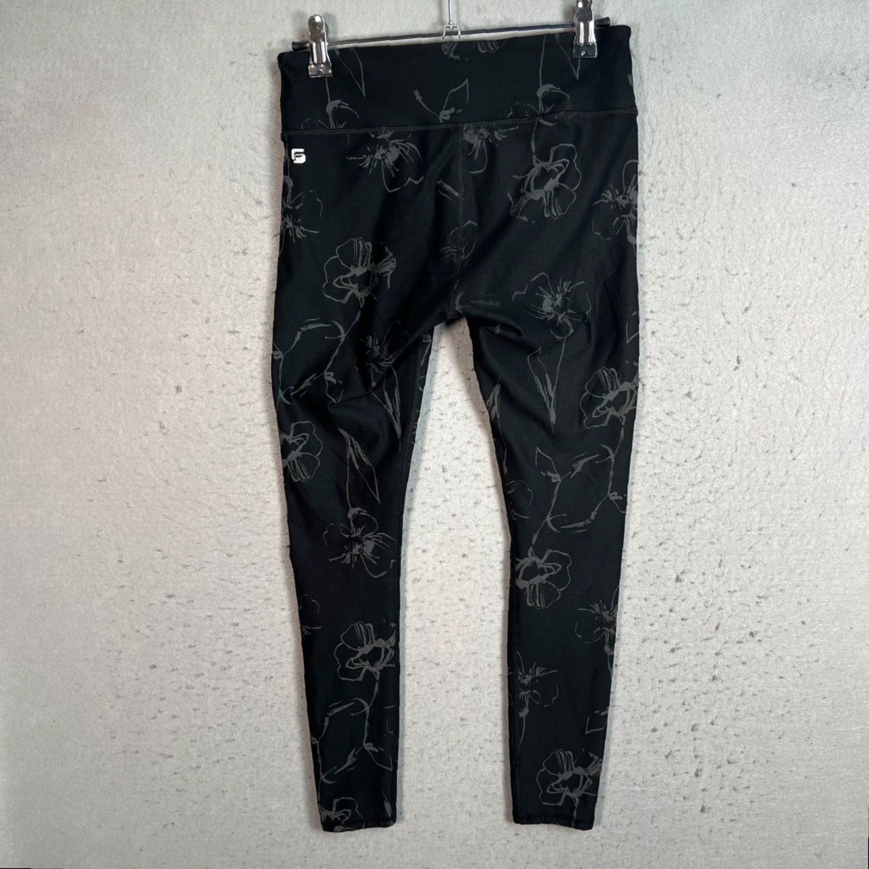 Fabletics VINTAGE Fabletics Womens XS Black Floral Print High-Waisted Leggings Size 26" / US 2 / IT 38 - 2 Thumbnail