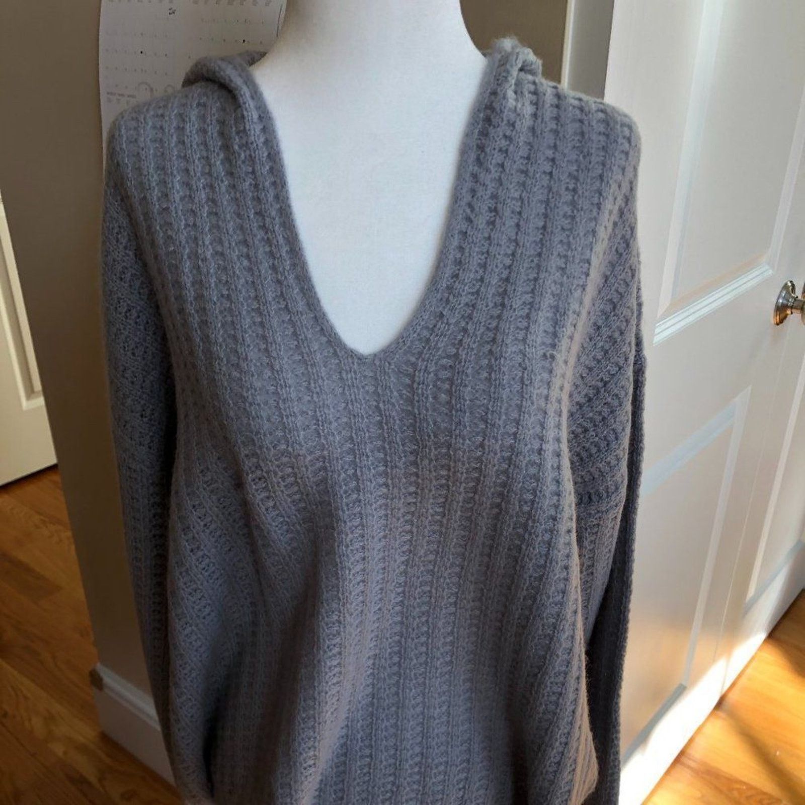 360Cashmere 360 Cashmere Naomi Ribbed Cashmere V-Neck Sweater Size S / US 4 / IT 40 - 3 Thumbnail