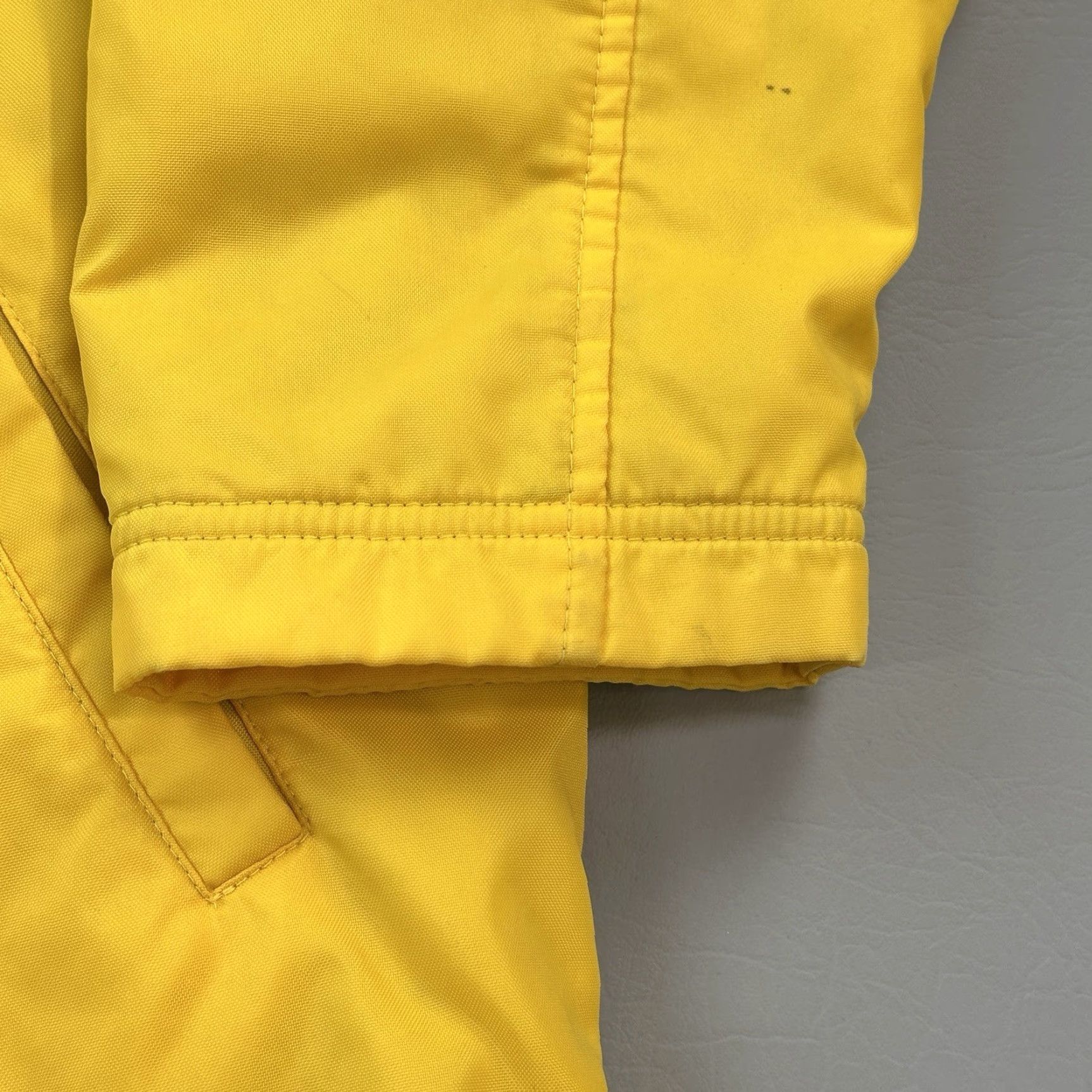 Nike VINTAGE Nike Jacket Mens Large Yellow Gray Fleece Reversible Hooded Swoosh Y2K Size US L / EU 52-54 / 3 - 6 Thumbnail