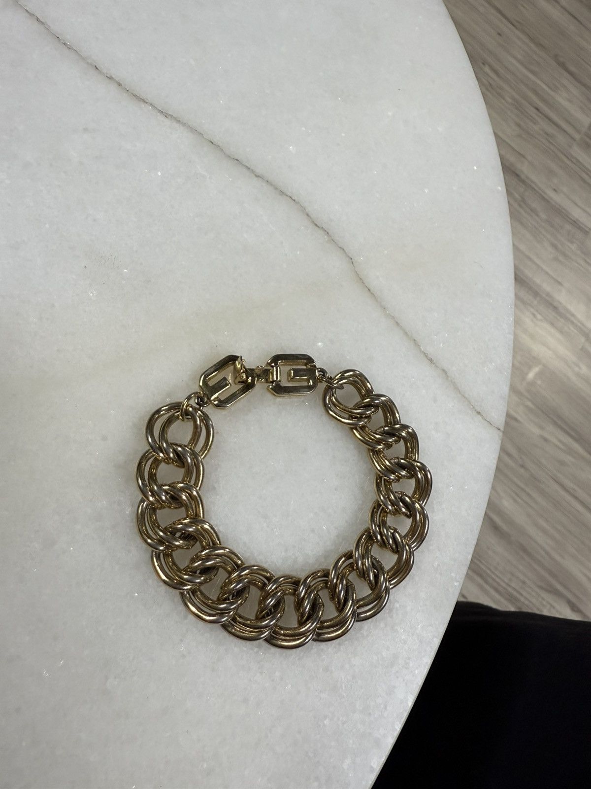 Givenchy Givenchy Interlocking Gold Bracelet Vtg Chain Preowned Size ONE SIZE - 9 Thumbnail