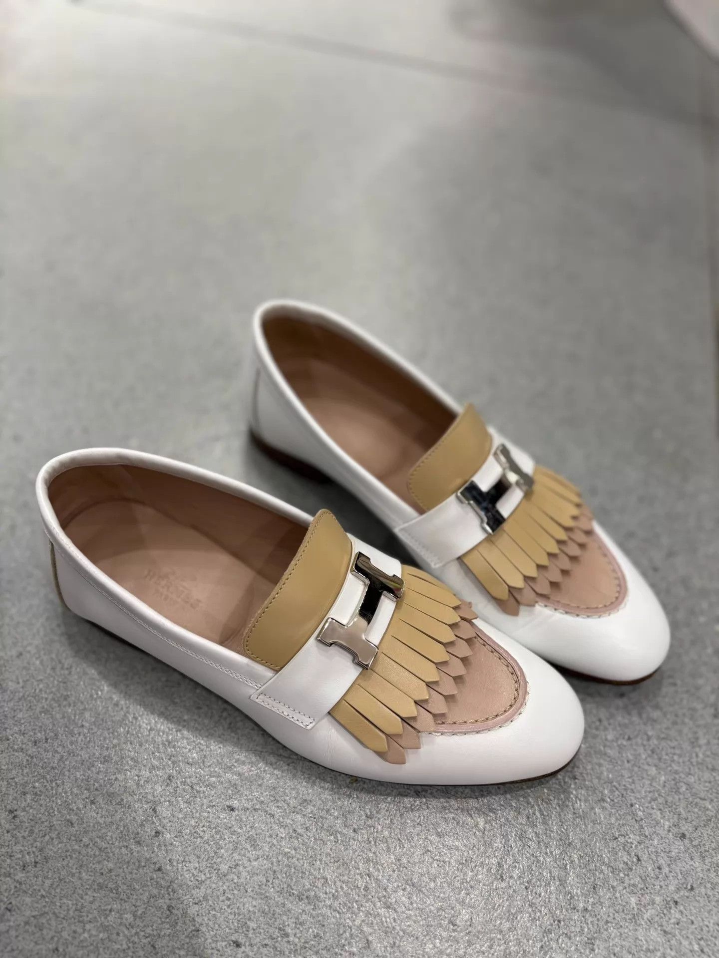 Hermes Hermes Tassel Loafer Taupe & White Size 36 99 New Size US 5.5 / IT 35.5 - 2 Thumbnail